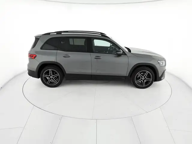 Mercedes-Benz GLB view 5