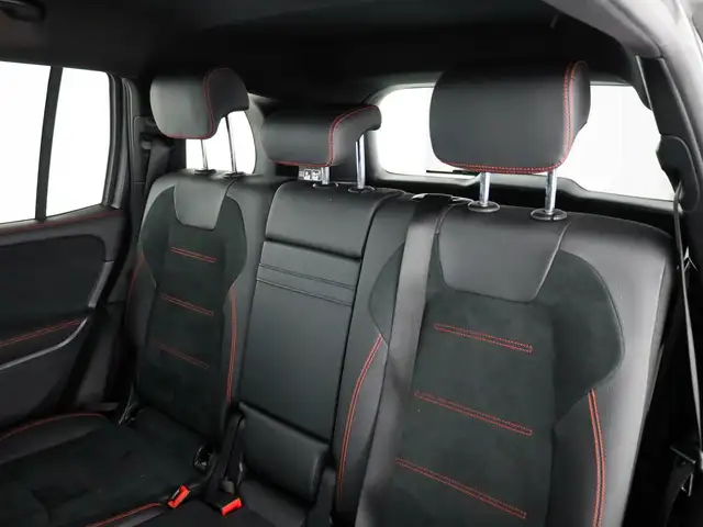 Mercedes-Benz GLB view 14