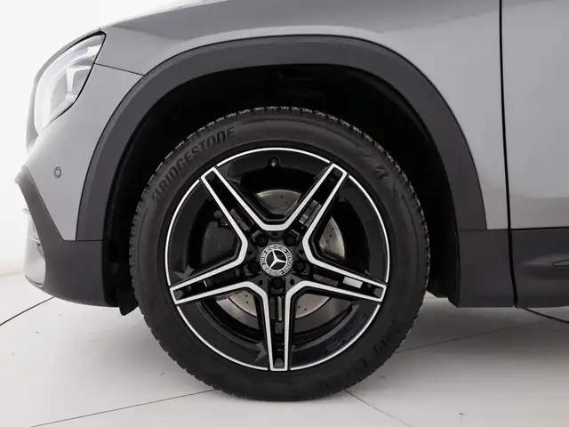 Mercedes-Benz GLB view 7