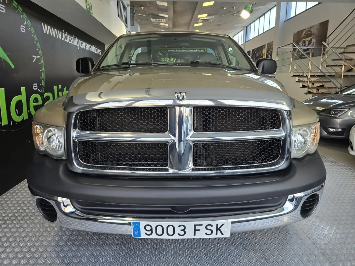 Dodge RAM 3.6L Laramie Longhorn FWD Beige - 2