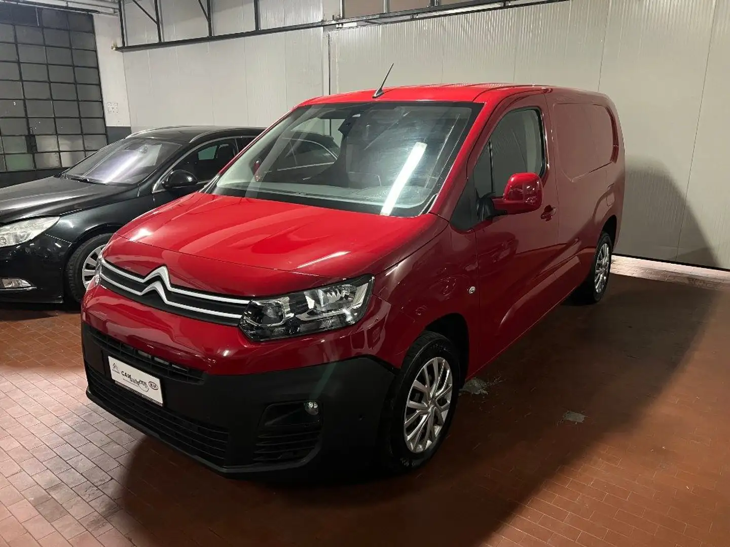 Citroen Berlingo BlueHDi 100 S&S Van 3 posti Club L2 Červená - 1