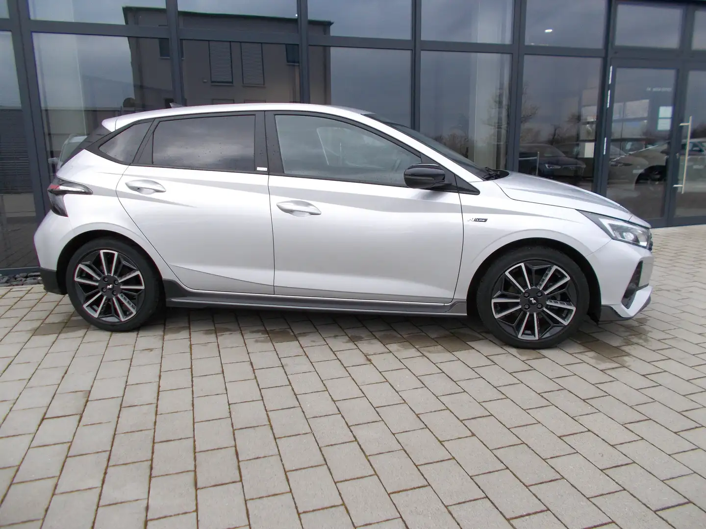 Hyundai i20 N Line Mild-Hybrid+*Navi*Kamera*Sitz/Lenkr.heizung Silber - 1