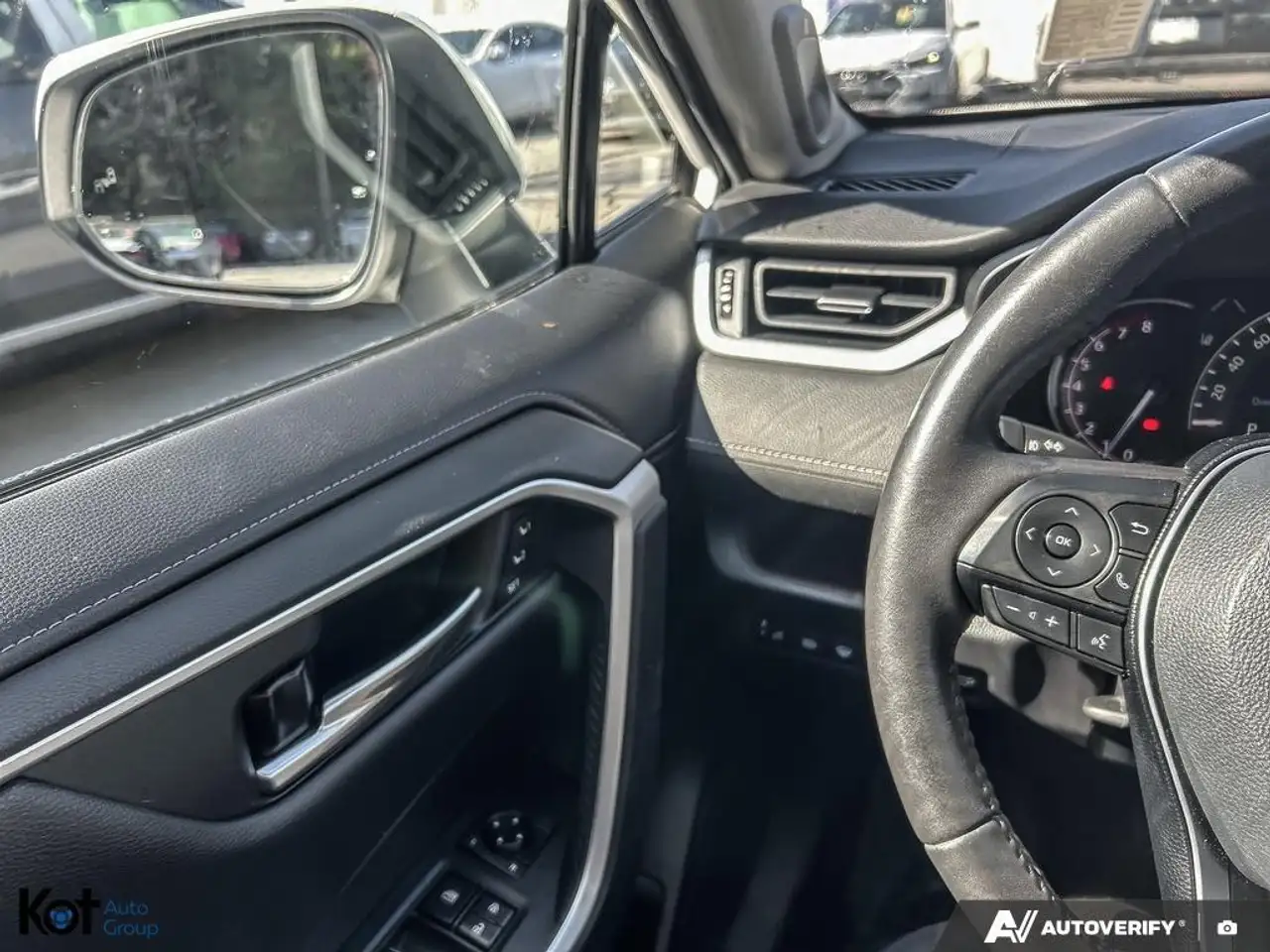Toyota RAV 4 снимка Toyota RAV 4