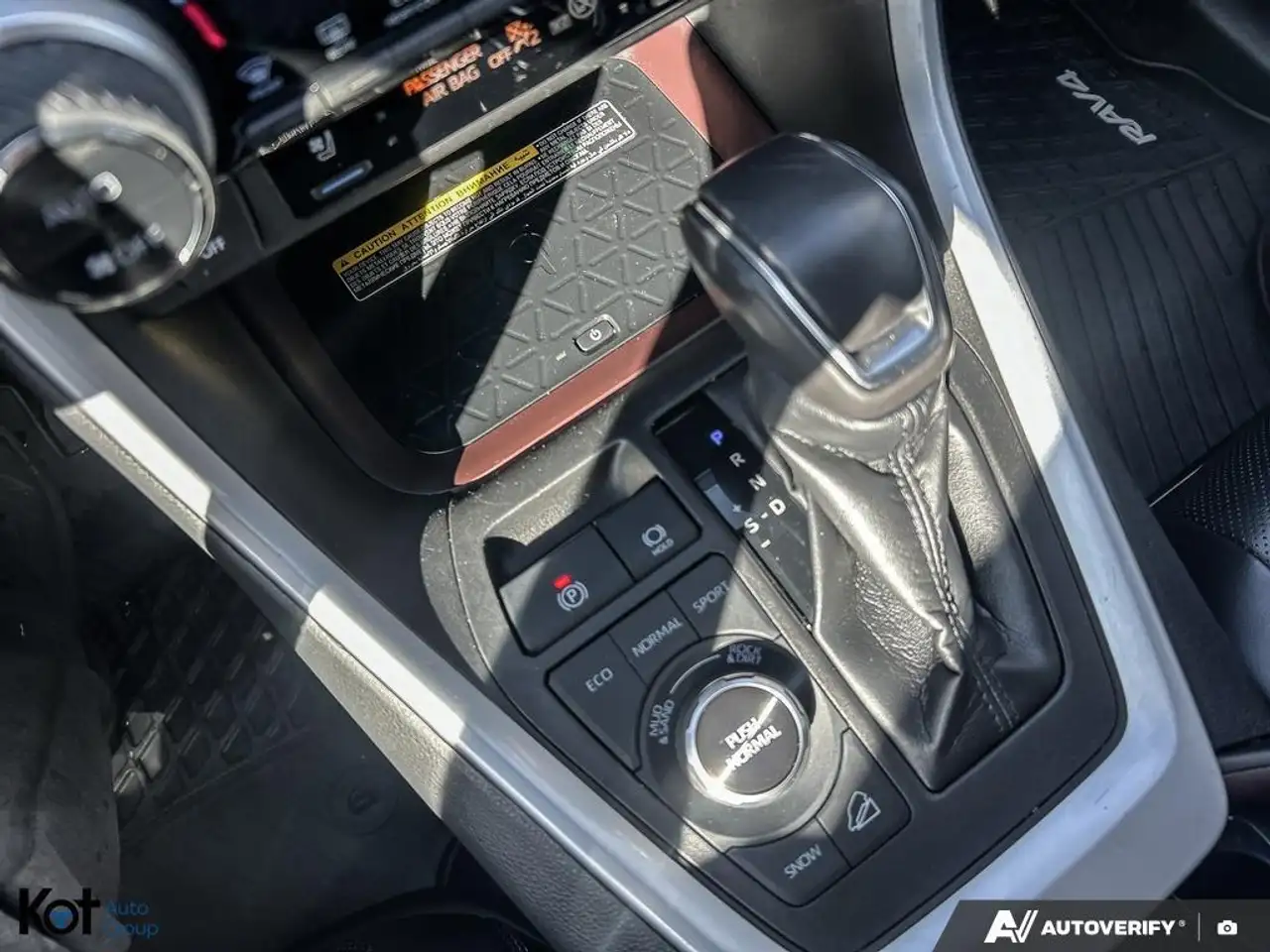 Toyota RAV 4 снимка Toyota RAV 4