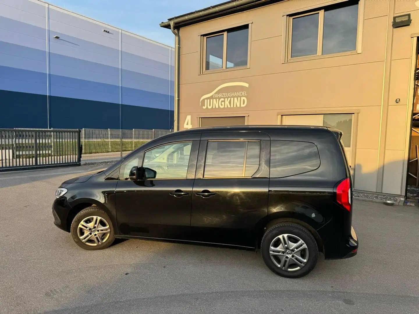 Mercedes-Benz T-Class T -Klasse 160 d standard Schwarz - 1