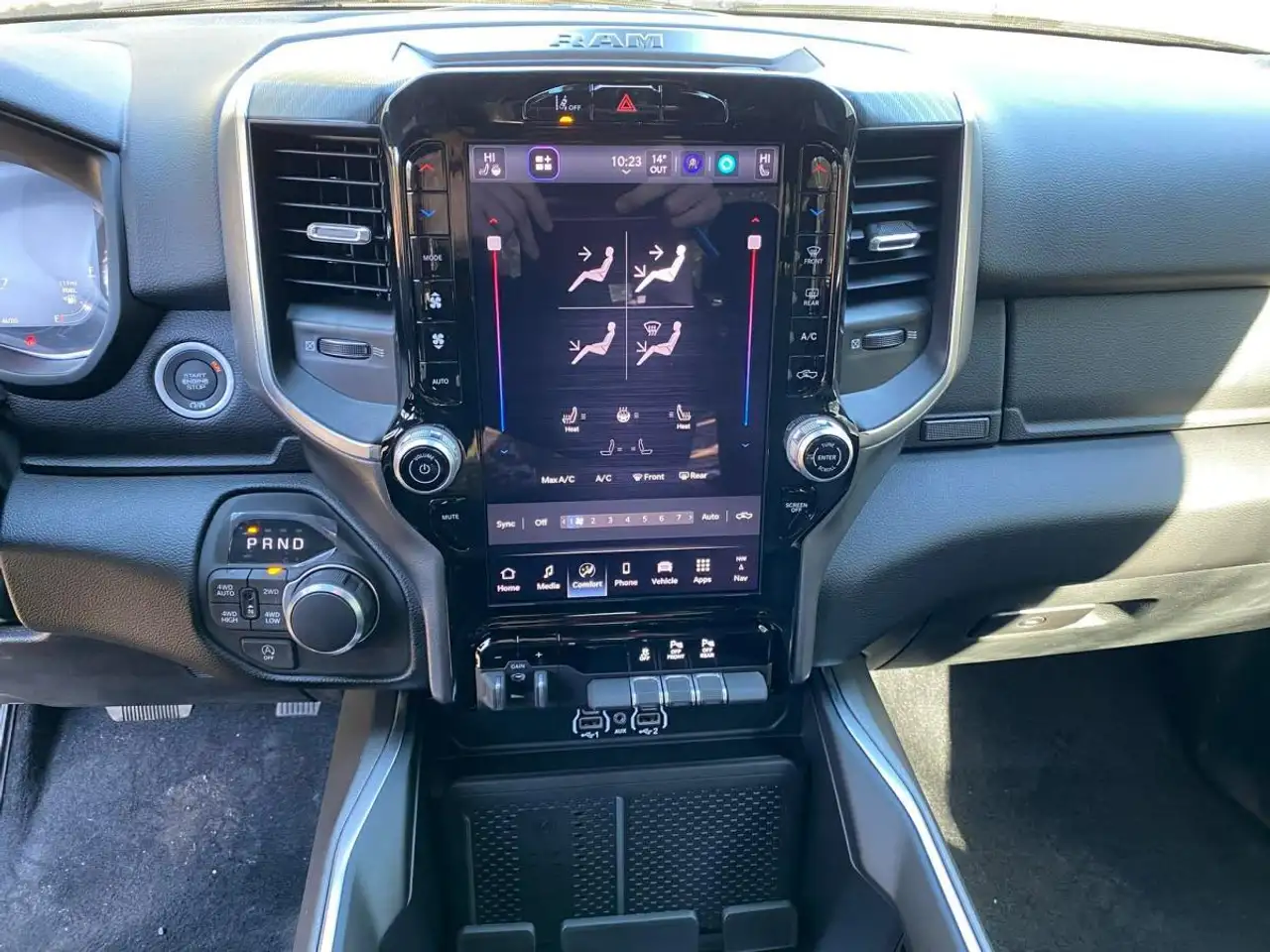 RAM 1500 снимка RAM 1500