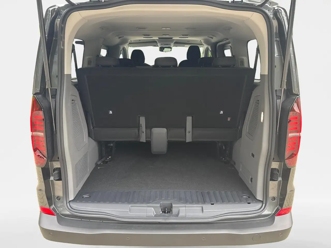 Volkswagen T7 Caravelle 2026 — фото 11