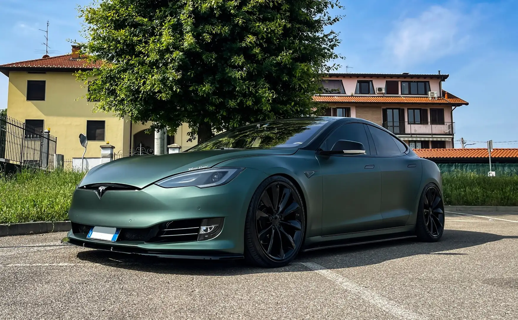 Tesla Model S 85 D performance ricarica a vita gratuita - 1