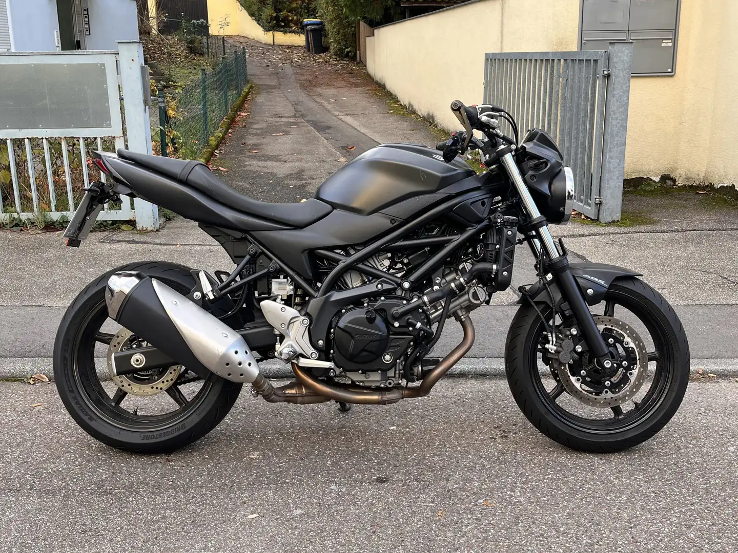 Suzuki SV 650 Schwarz - 2