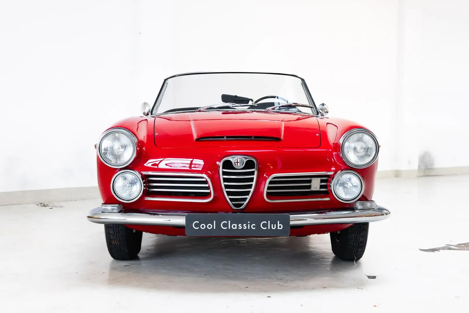 Alfa Romeo 2600 Touring - Great Condition - Dutch Delivered - Red - 2