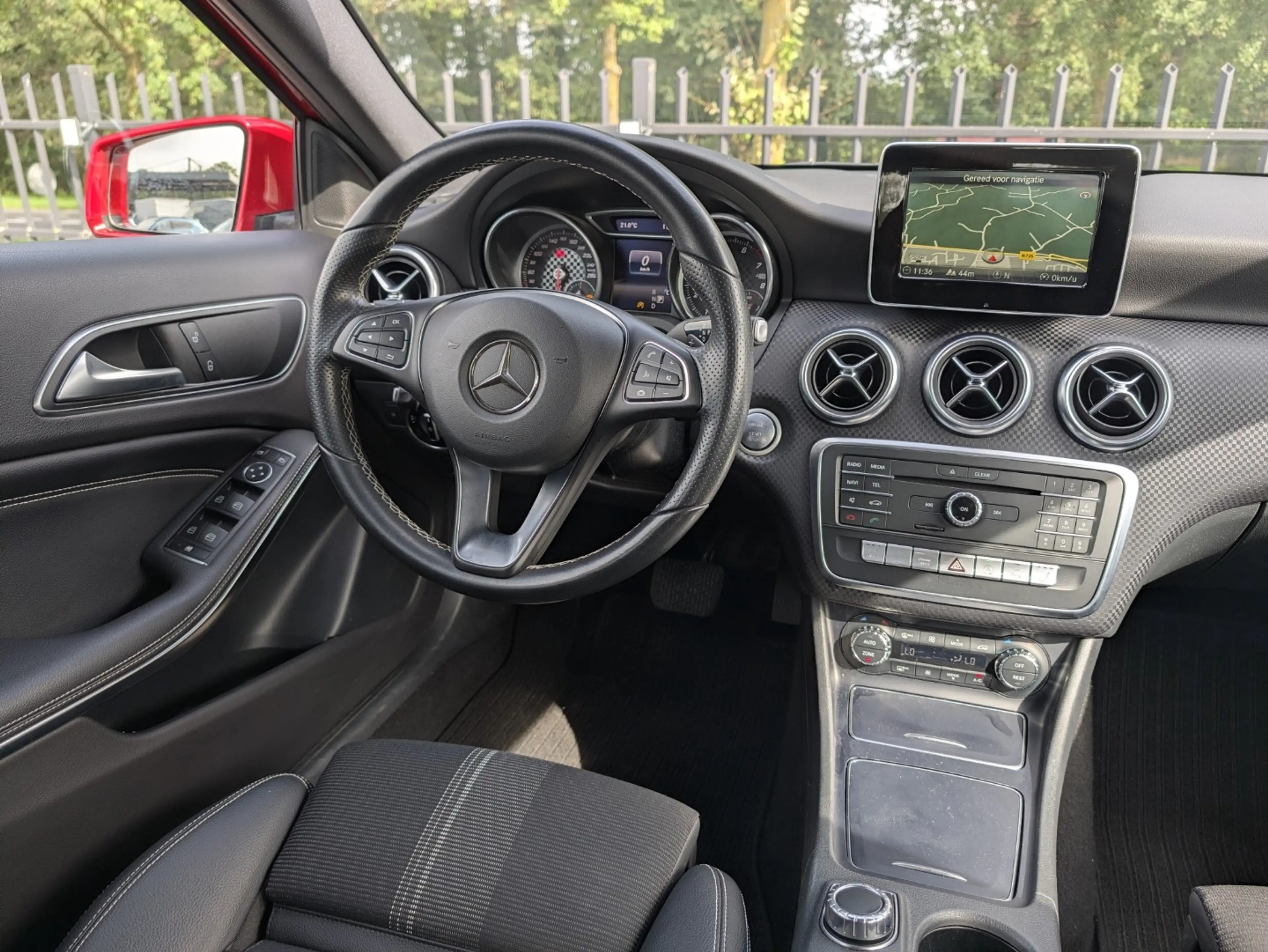 Mercedes-Benz A 200 A200 156PK | Trekhaak | Navi | Camera | PDC | Half — photo 11