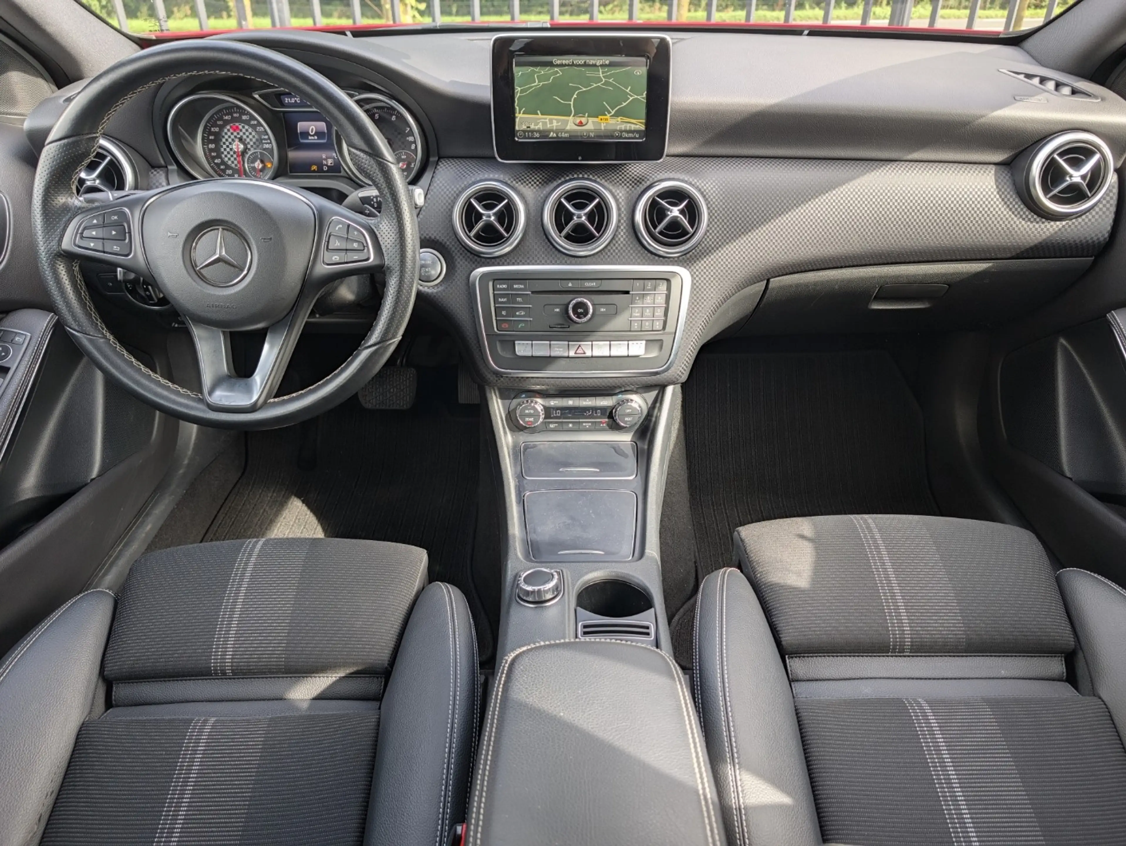 Mercedes-Benz A 200 A200 156PK | Trekhaak | Navi | Camera | PDC | Half — photo 2