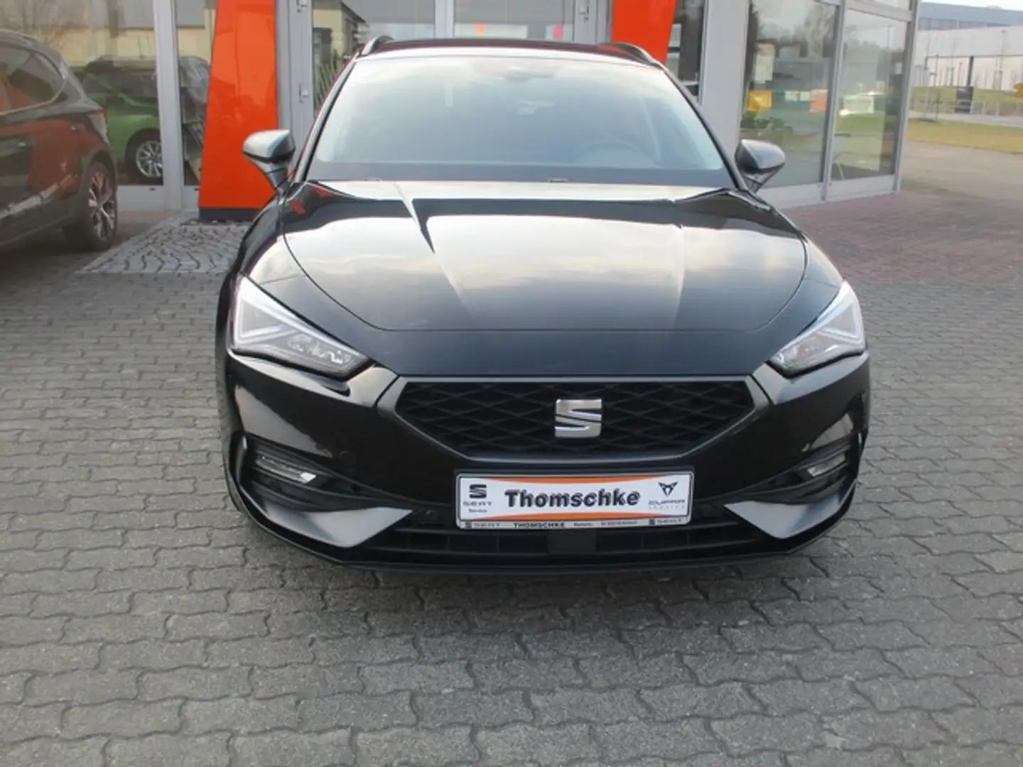 SEAT Leon Leon ST 1.5 TSI FR LED NAVI Schwarz - 2