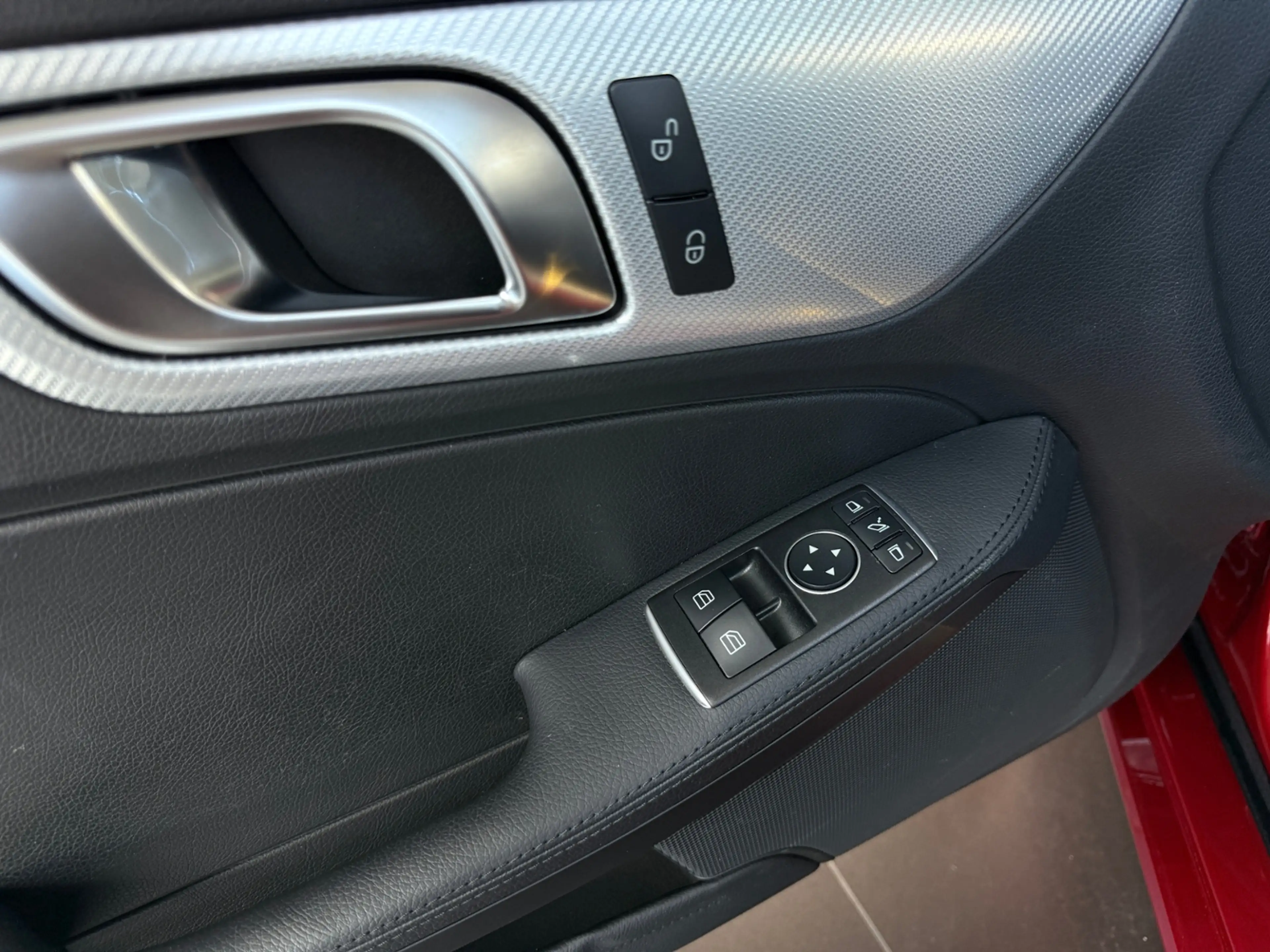 Mercedes-Benz SLC 300 AIR SCARF KLIMA LED NAVI SHZ — photo 10