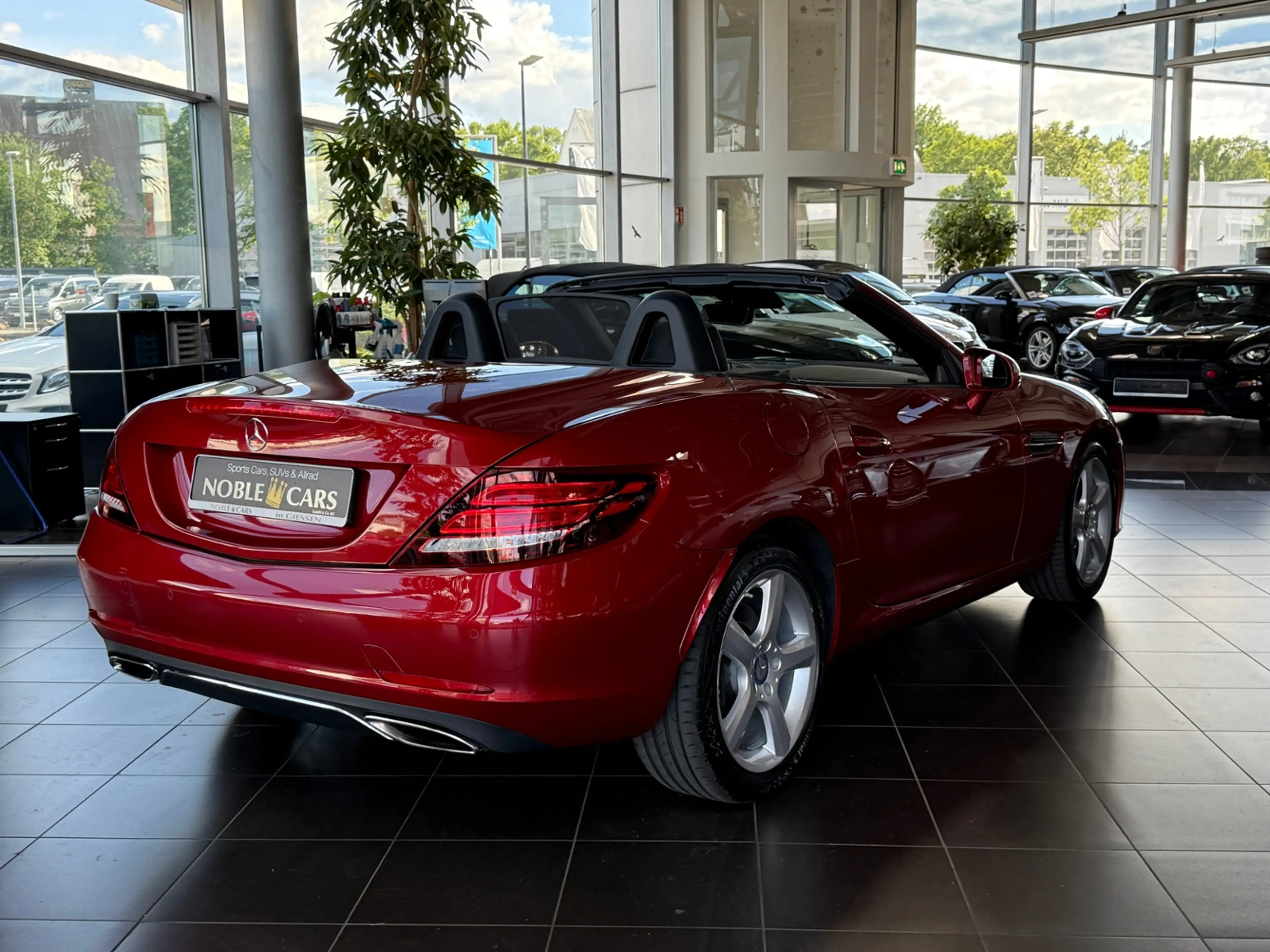 Mercedes-Benz SLC 300 AIR SCARF KLIMA LED NAVI SHZ — photo 7