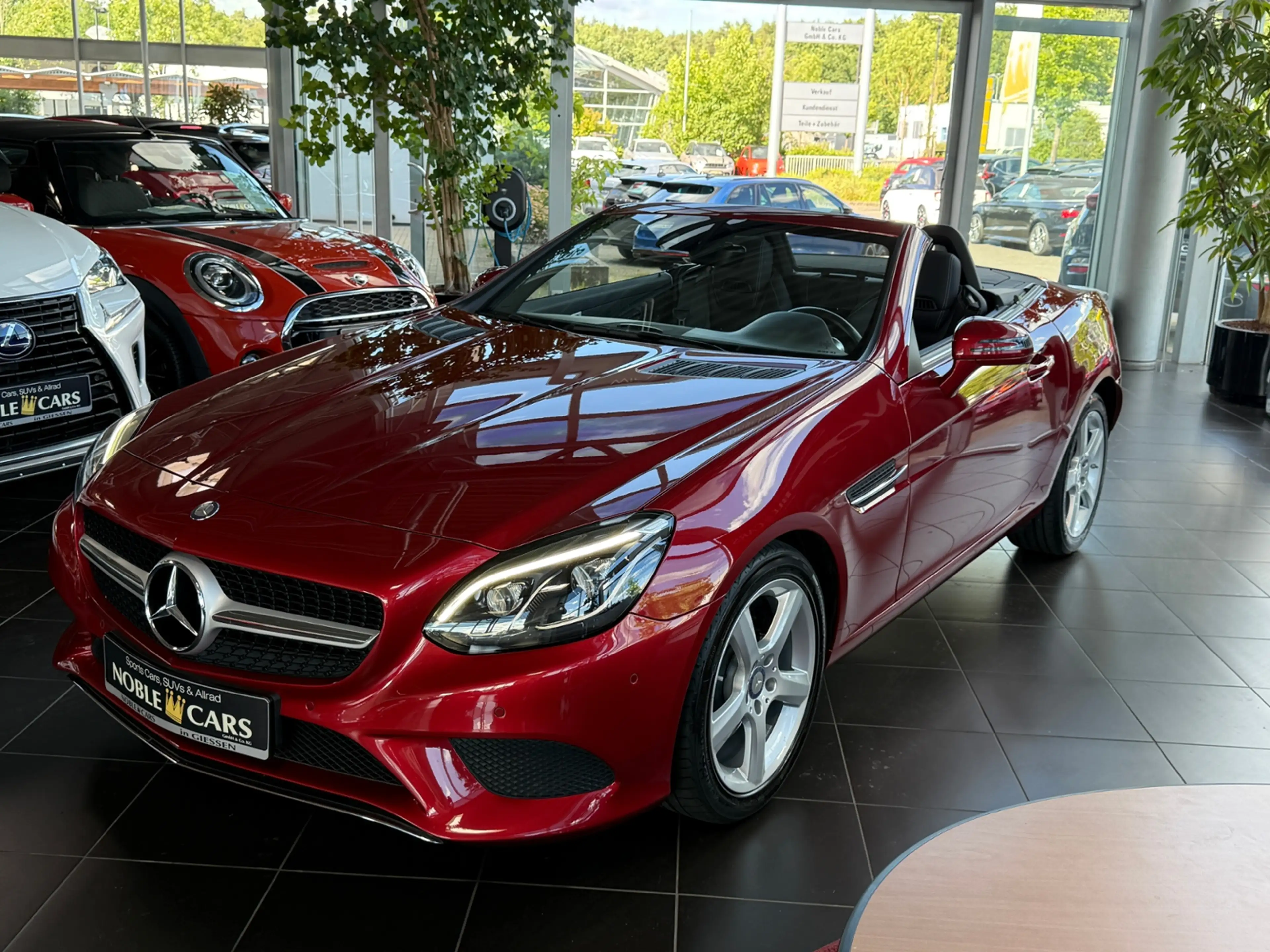 Mercedes-Benz SLC 300 AIR SCARF KLIMA LED NAVI SHZ — photo 3