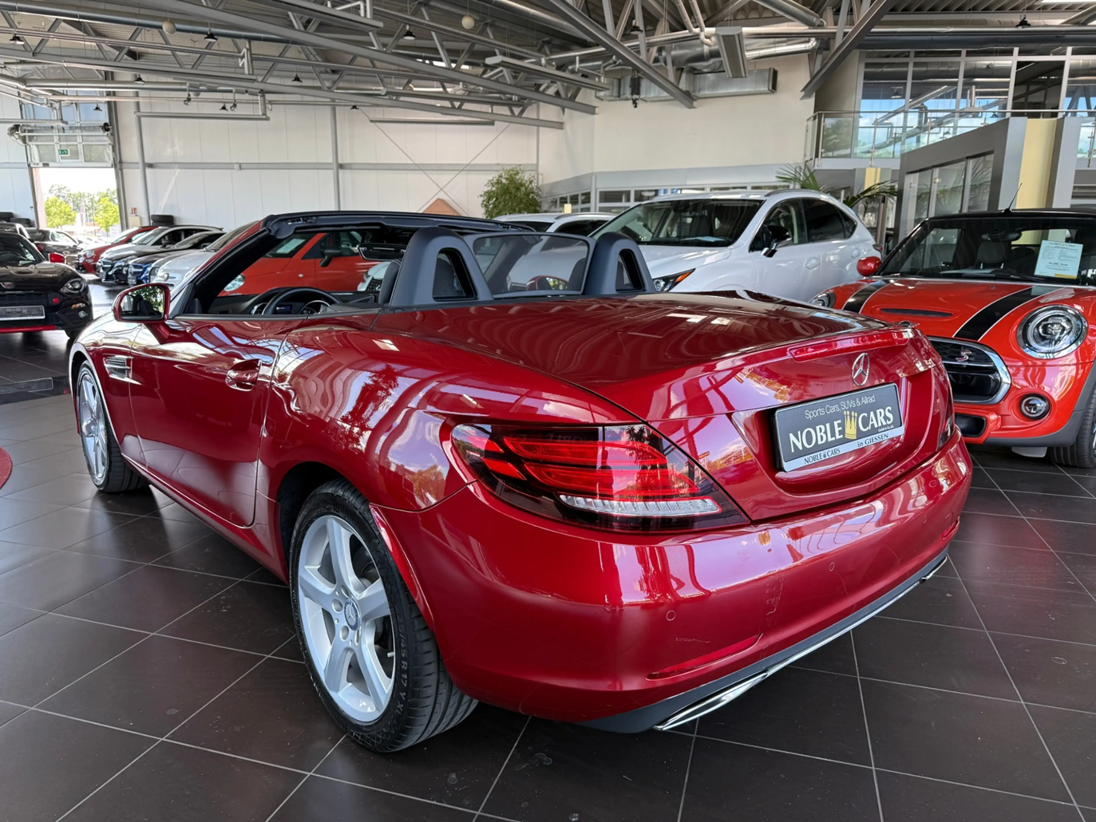 Mercedes-Benz SLC 300 AIR SCARF KLIMA LED NAVI SHZ — photo 5