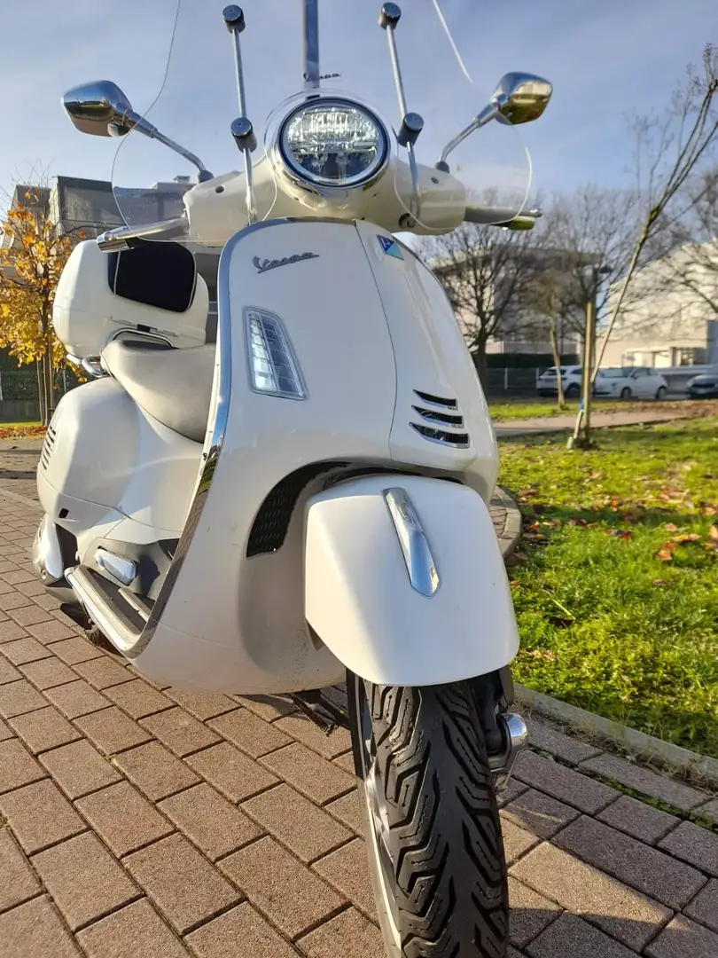 Piaggio GTS 300 VESPA GTS SUPER 525 KM. Bianco - 2