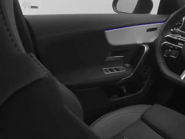 Mercedes-Benz Cla Class view 22