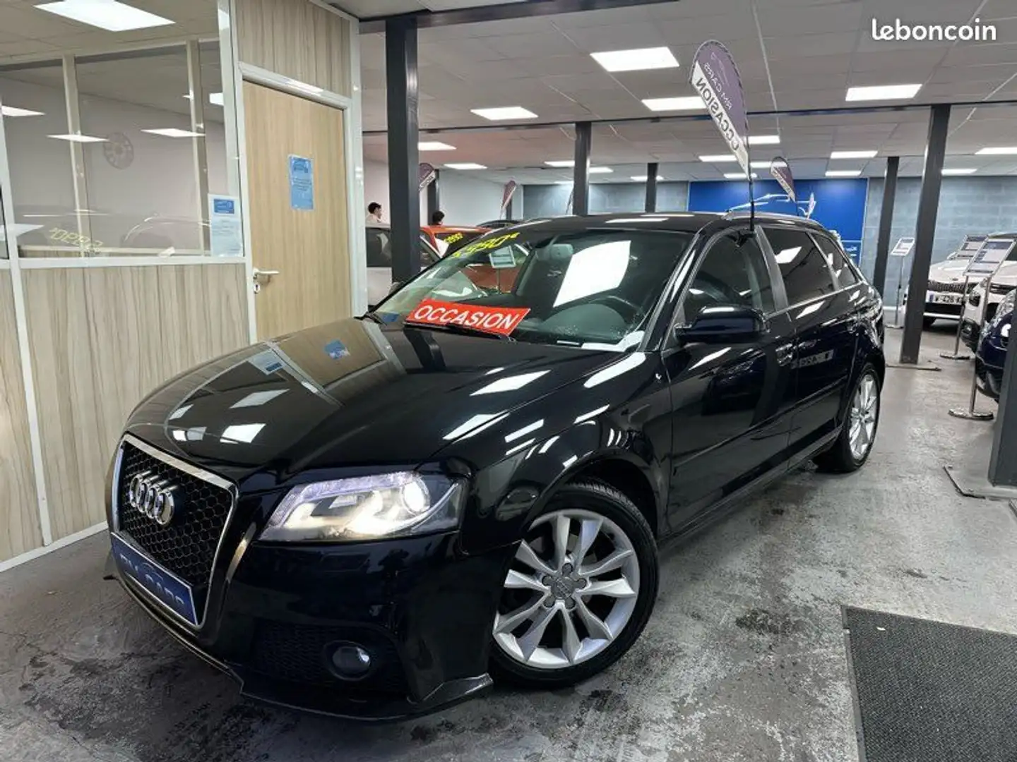 Audi A3 1.6 TDI 105ch Ambition Noir - 2