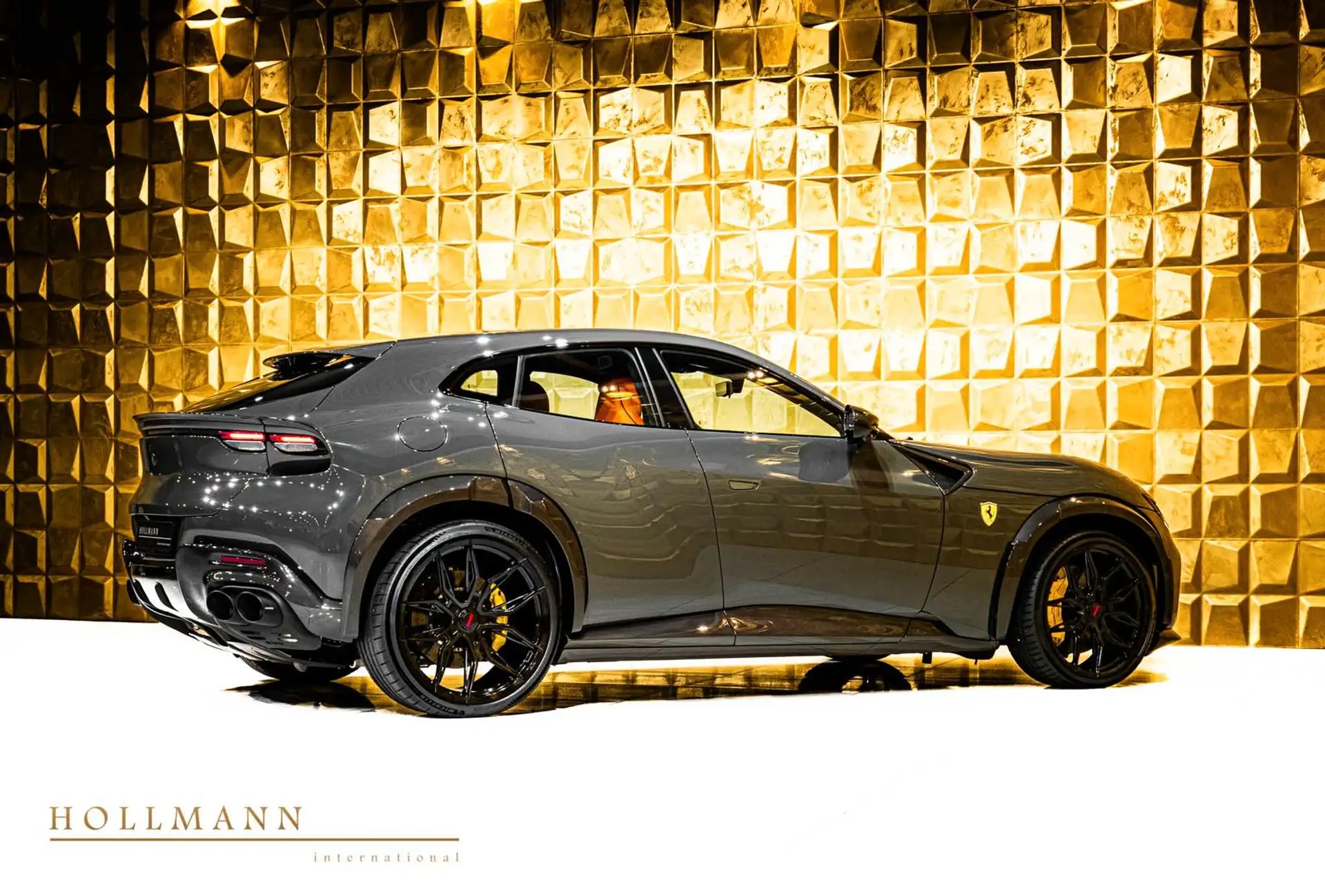 페라리 푸로산게 2026 회색 사진 3