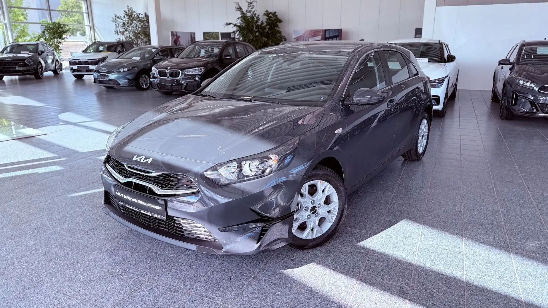 Kia Ceed / cee'd Ceed 1.5 T (140) Vision, Komfort+ Gris - 1