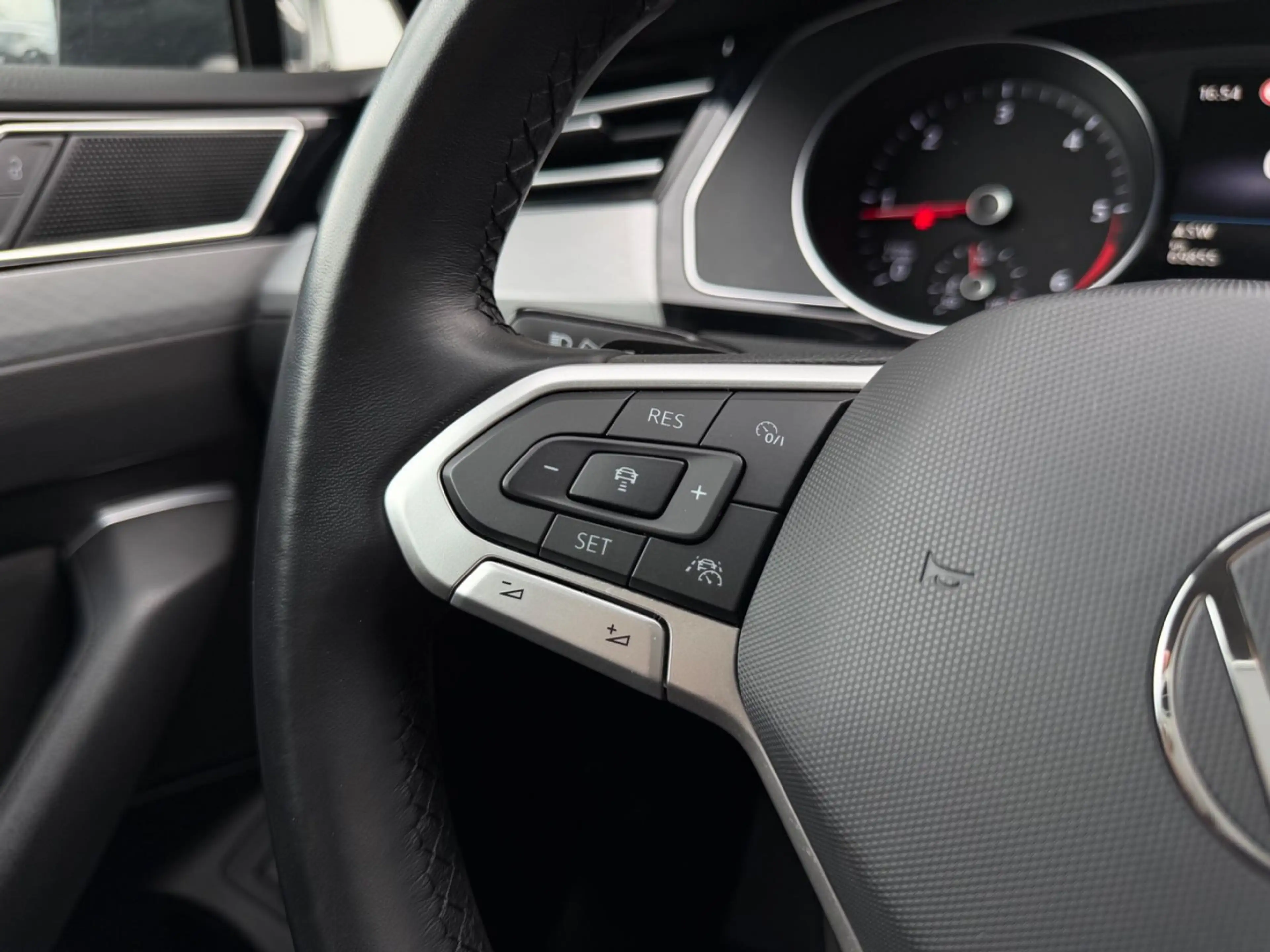 Volkswagen Passat Variant Business*ACC*KAMERA*CARPLAY*3-ZON — photo 10
