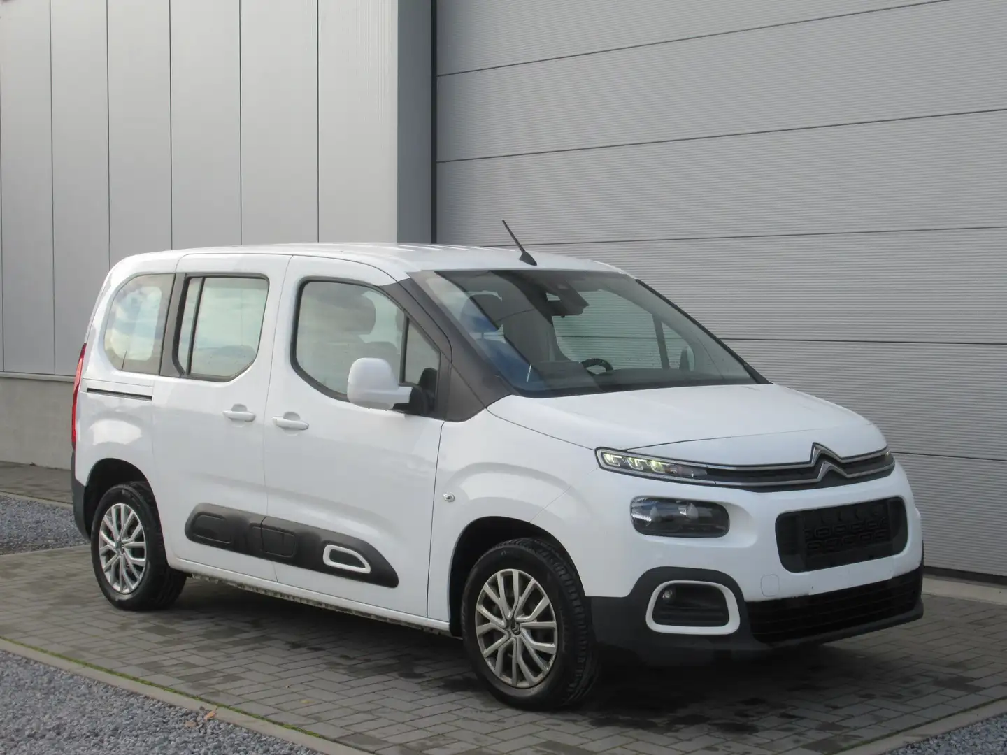 Citroen Berlingo 1.2i /€8.999 netto / Navi / Airco / PDC / ... Weiß - 1