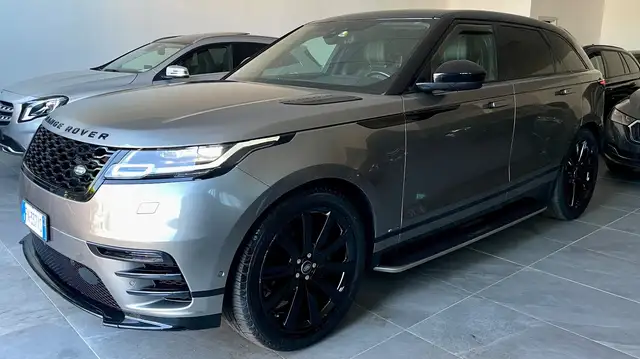 Land Rover Range Rover Velar view 3