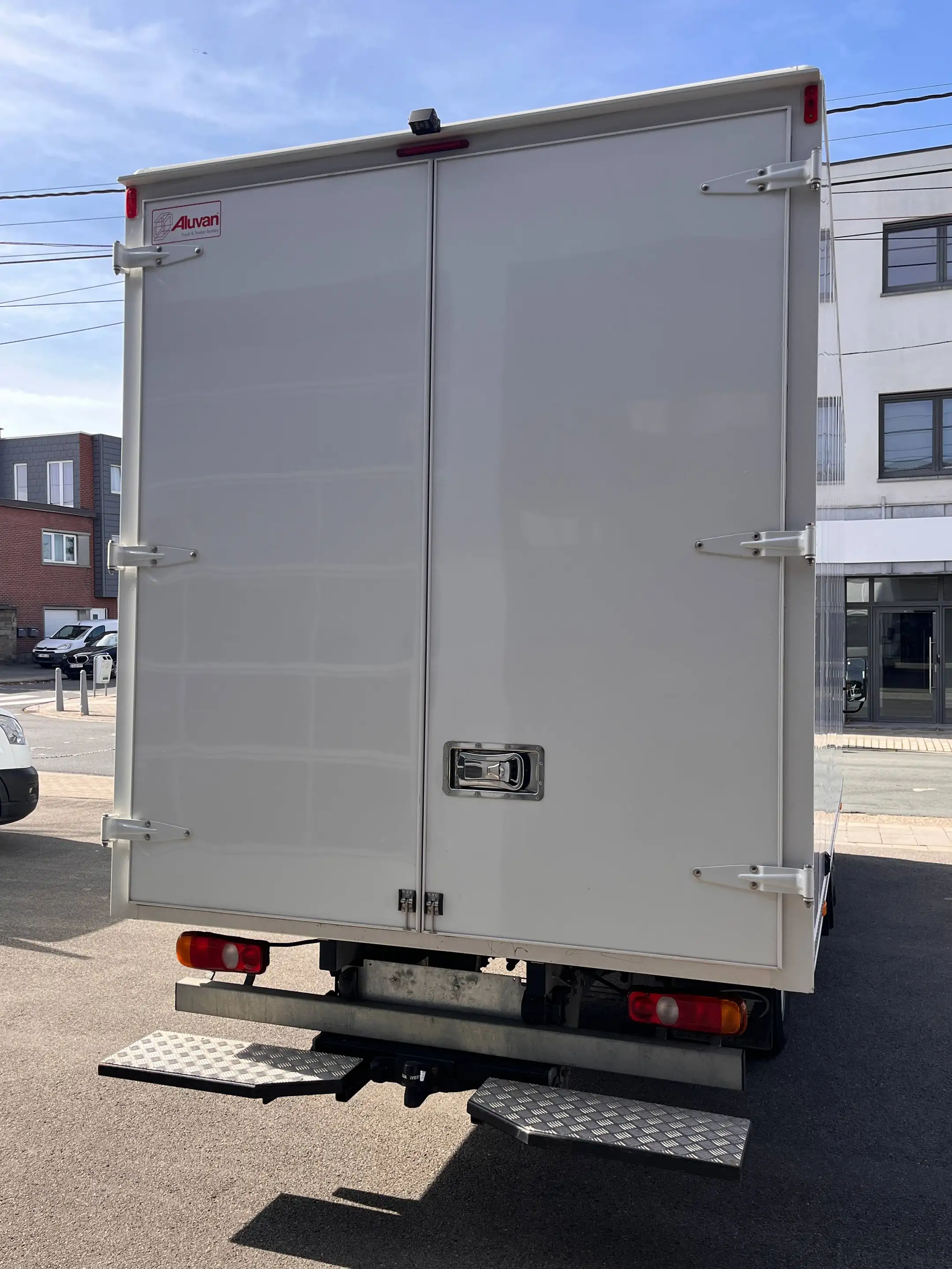 Mitsubishi Canter BOX Aluminium Permis B — photo 5