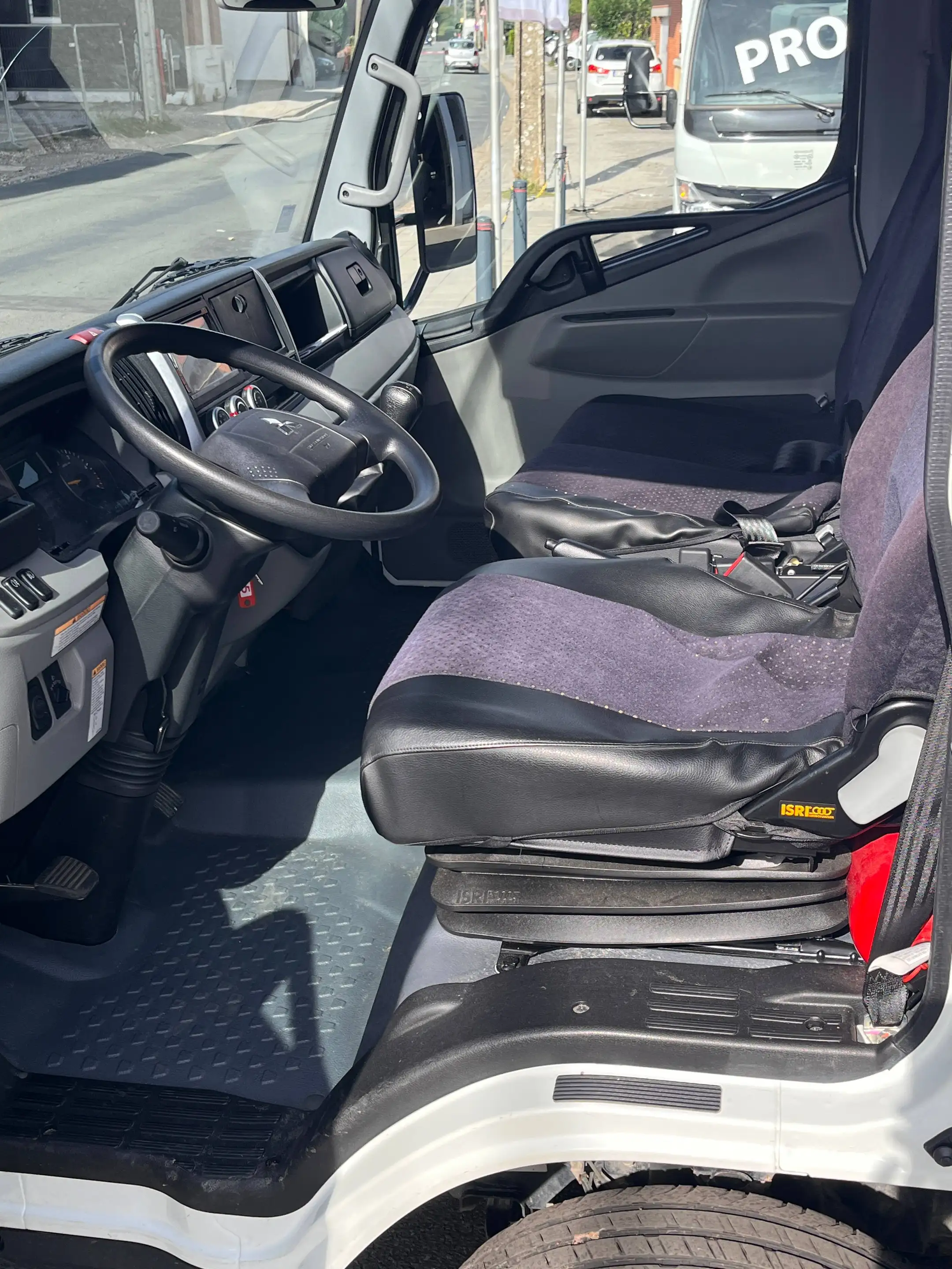 Mitsubishi Canter BOX Aluminium Permis B — photo 6