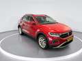 Volkswagen T-Roc 1.5 Tsi 150pk DSG Life · Apple/Android Car Play · Rood - thumbnail 4