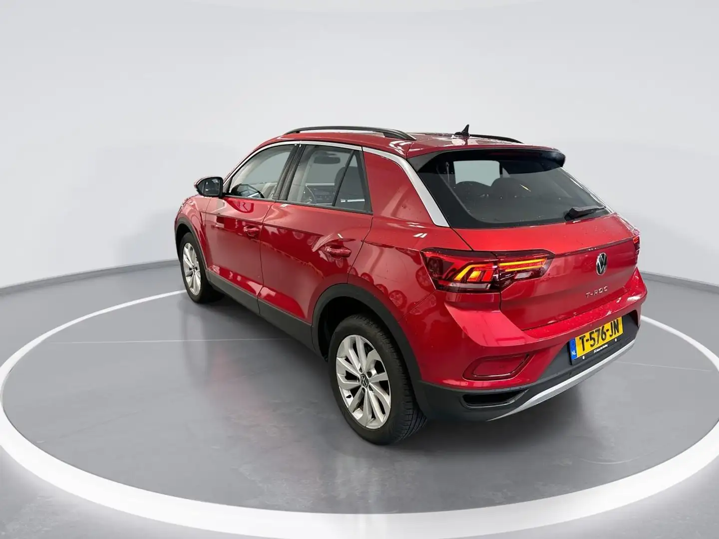 Volkswagen T-Roc 1.5 Tsi 150pk DSG Life · Apple/Android Car Play · Rood - 2