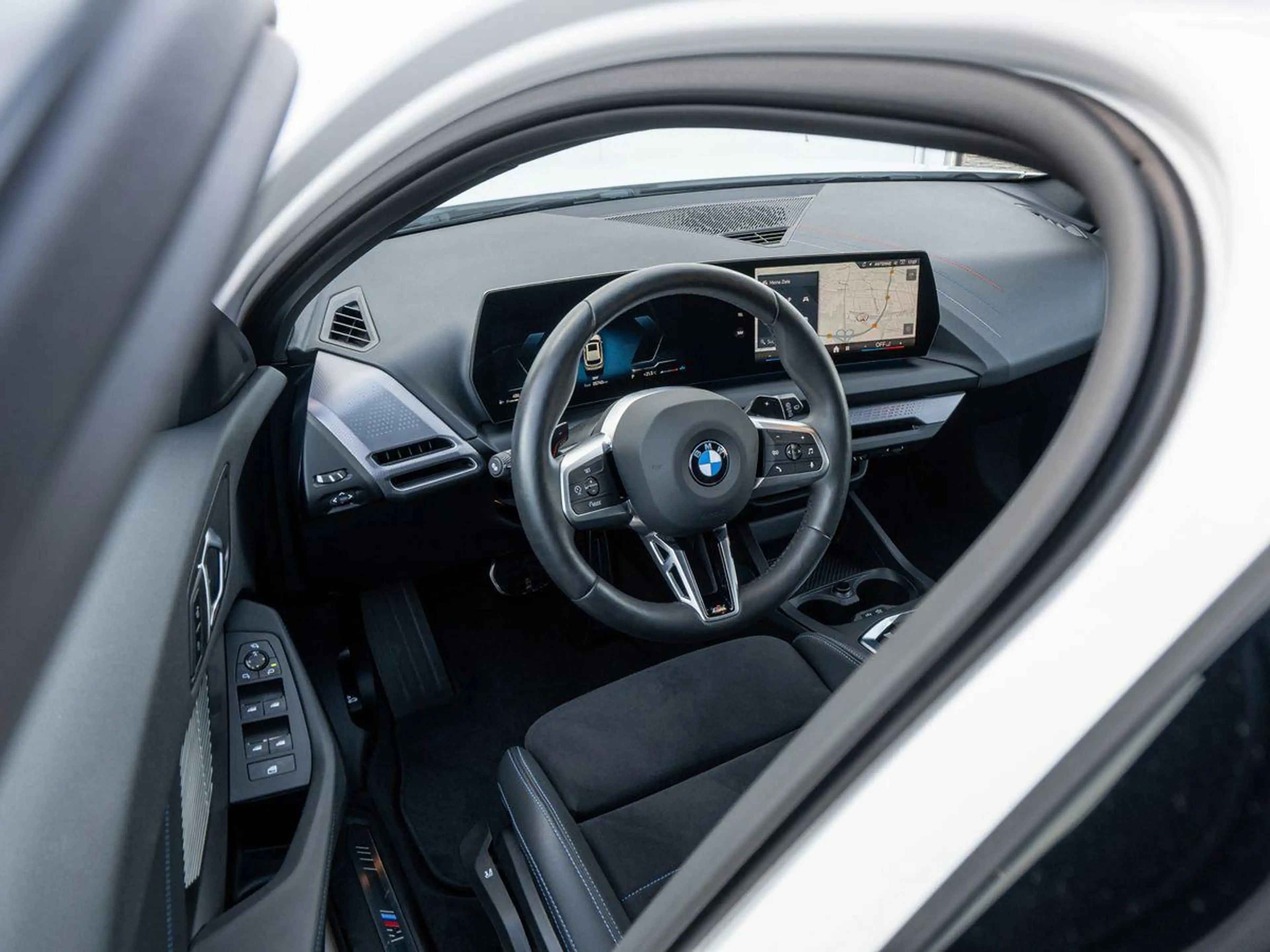 BMW 118 d M-Sport PANO KoZg aLED DrAssPlus Wireless — photo 7