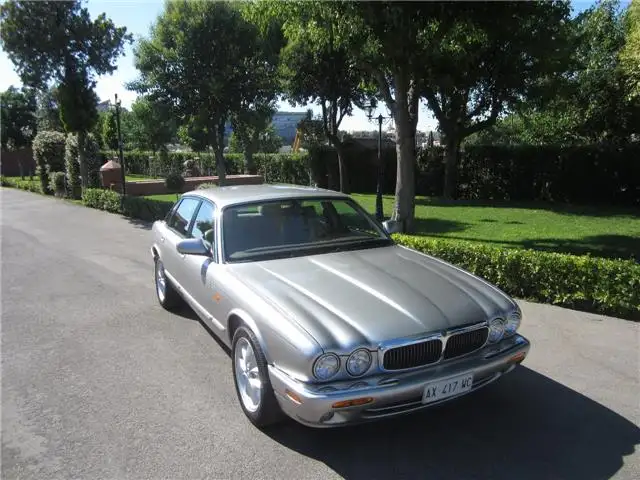 Jaguar XJ8 8 3.2 V8 Executive