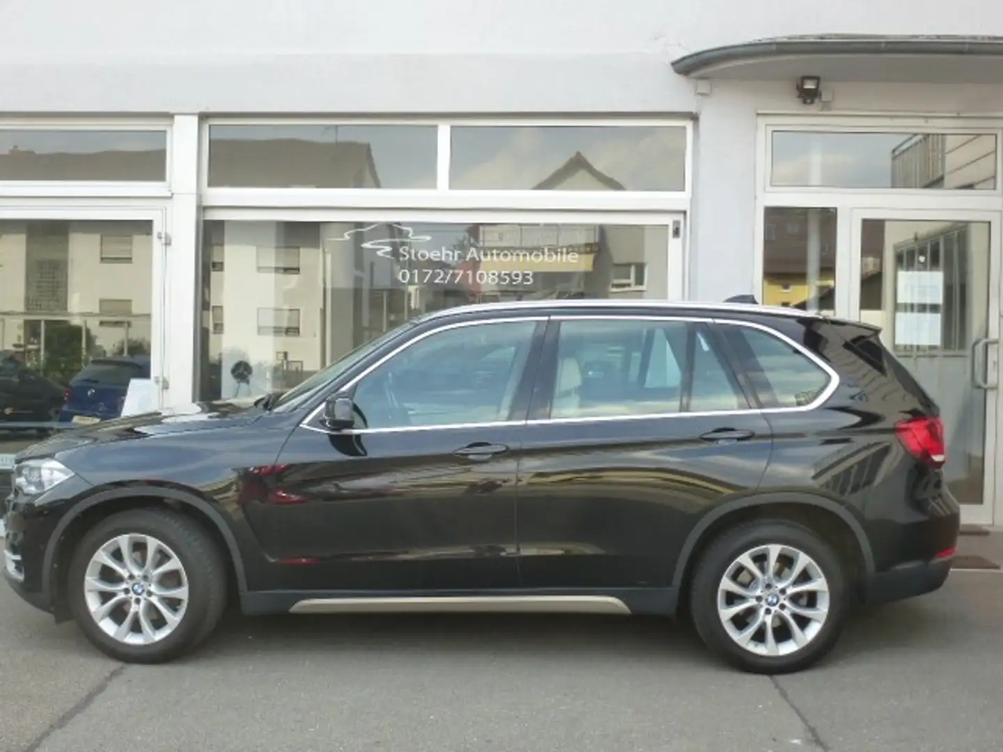 BMW X5 F15 3,0d Xdrive Steptr Navi AHK Panno 1.HD Schwarz - 2