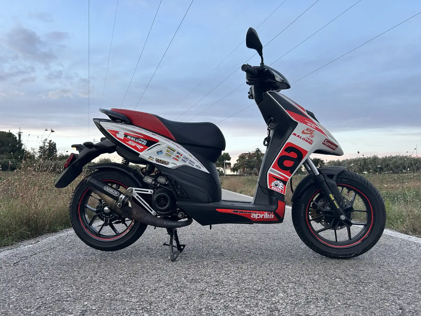 Aprilia SR 50 Motard - 1