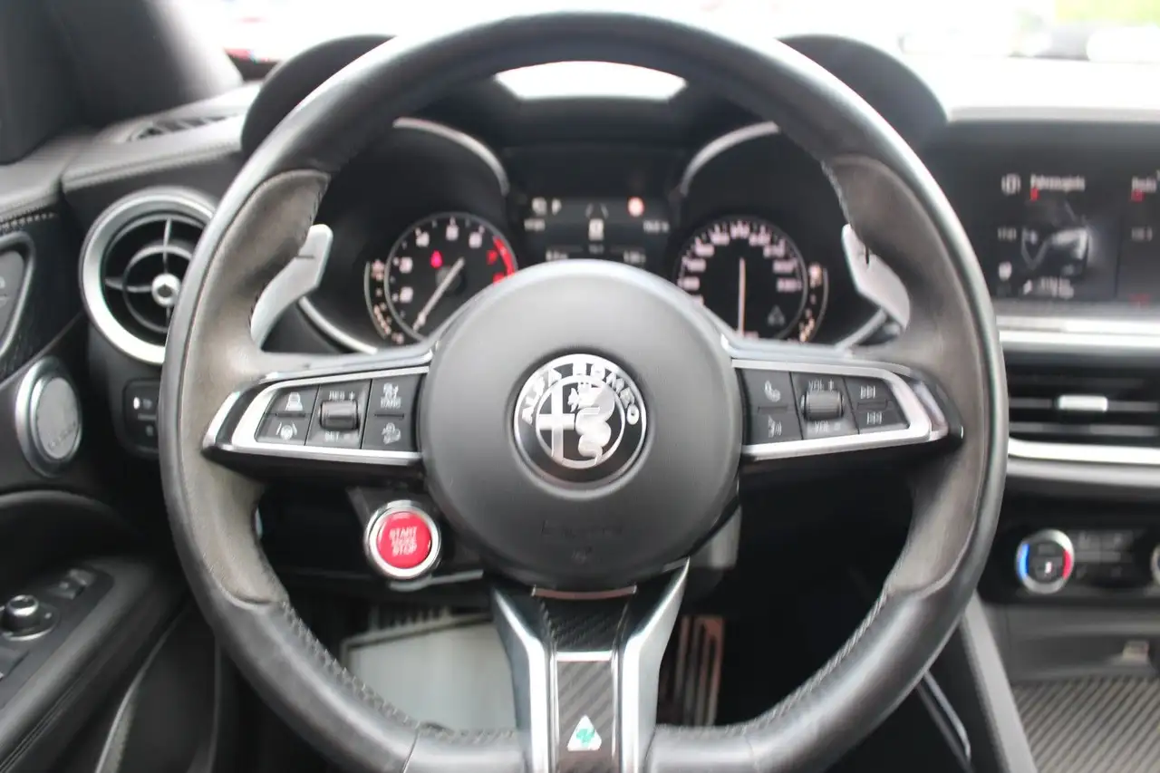 Alfa Romeo Stelvio 2022 — фото 15