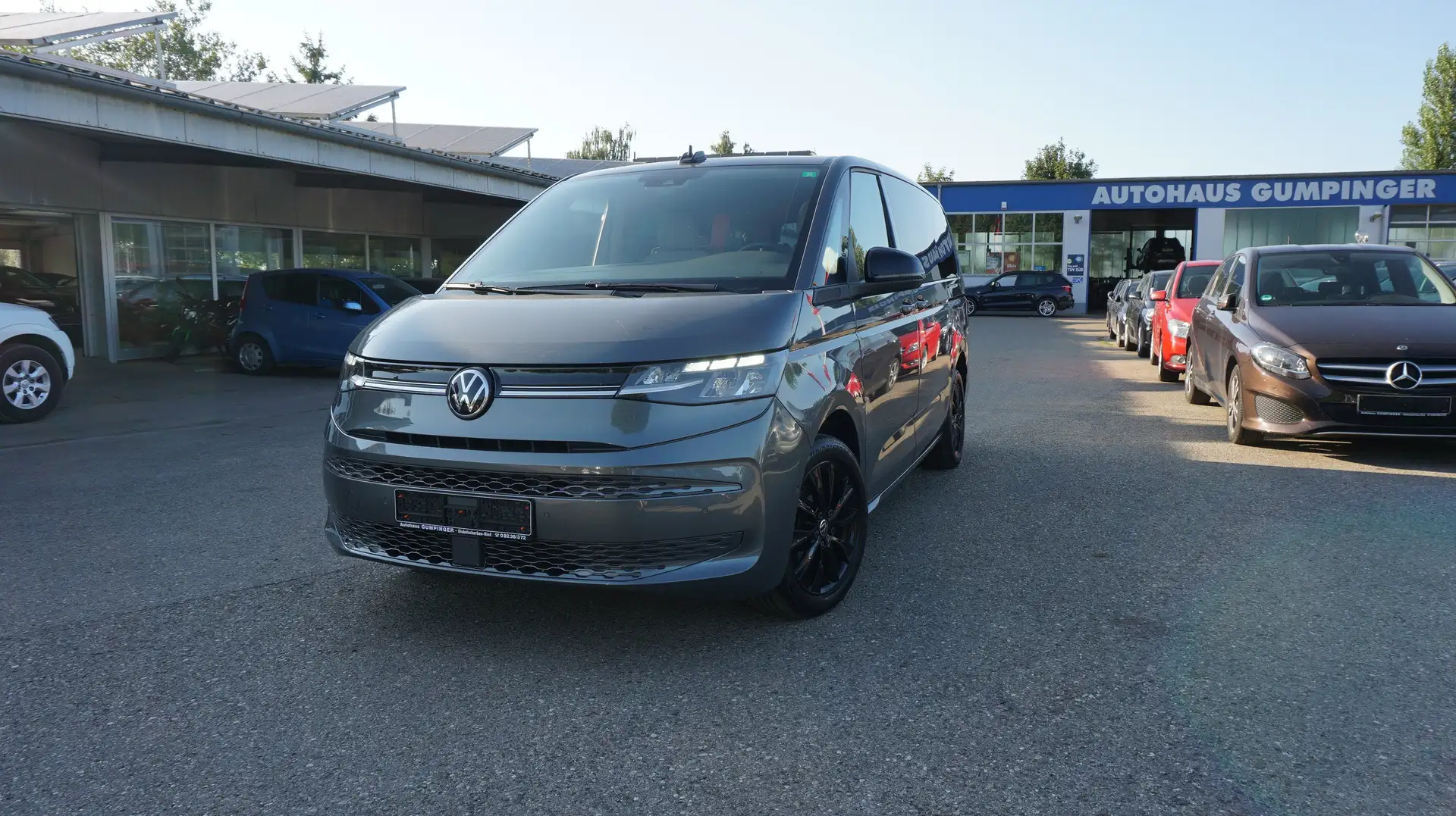 Volkswagen T7 Multivan Multivan DSG Life !! lang !! AHK !! Standheizung Grau - 1