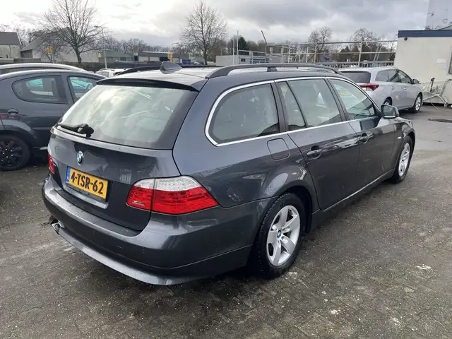 BMW 5 Series view 3