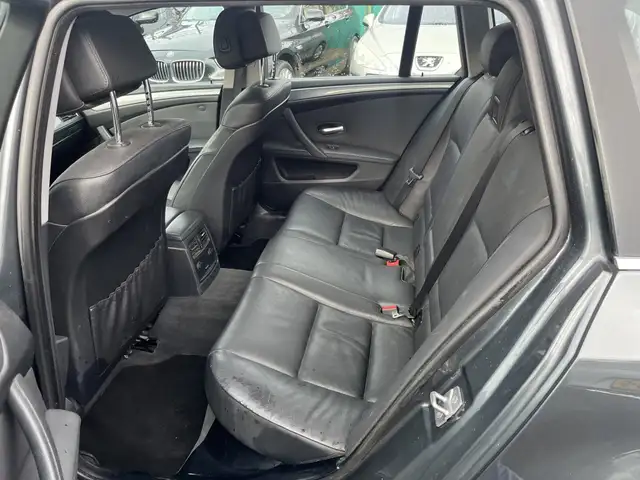 BMW 5 Series view 7