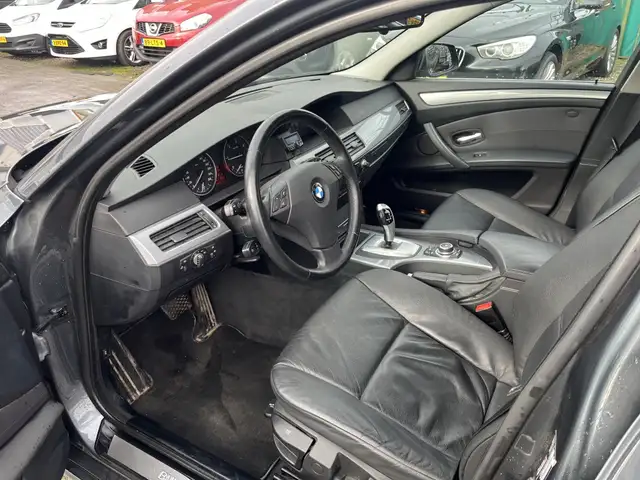 BMW 5 Series view 5