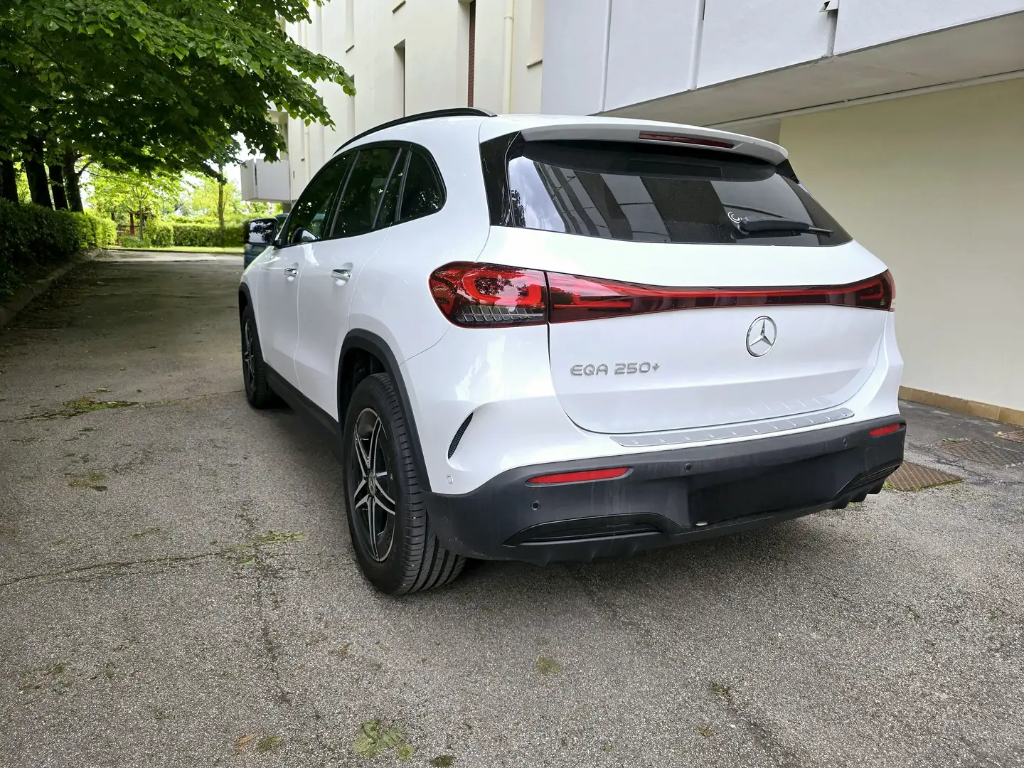 Mercedes-Benz EQA 250 3000 euro Subentro Leasing EQA 250+ Bianco - 2