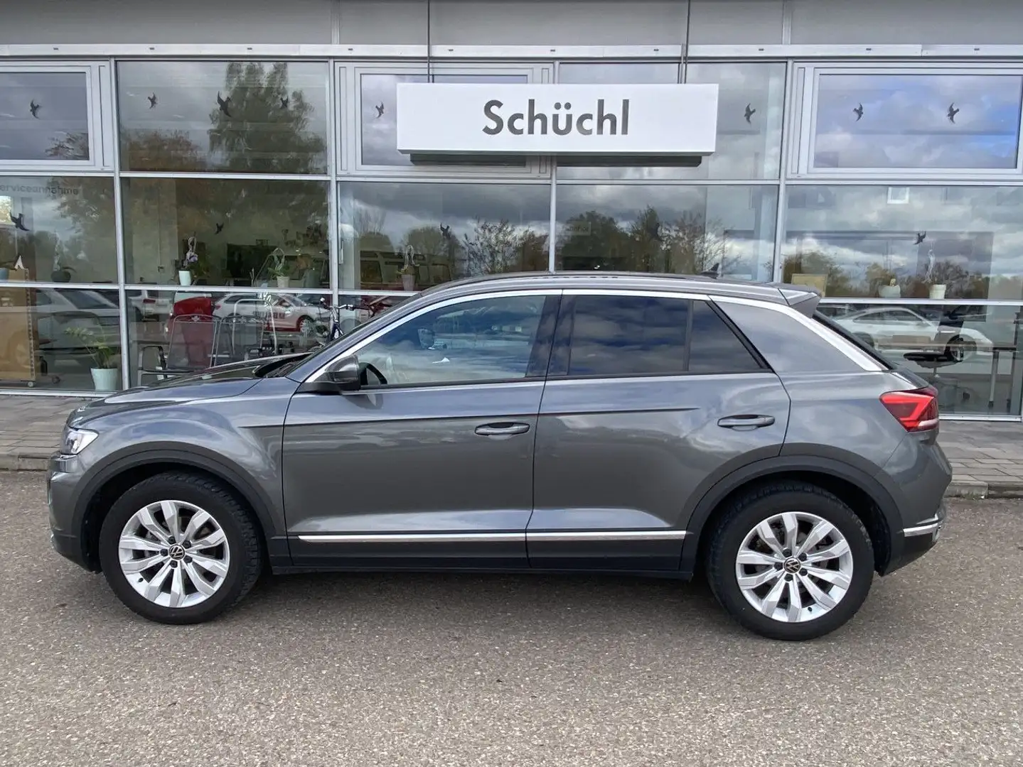 Volkswagen T-Roc 1.5 TSI SPORT NAVI+AHK+SHZ+PDC+DAB+BLUETOO Grau - 2