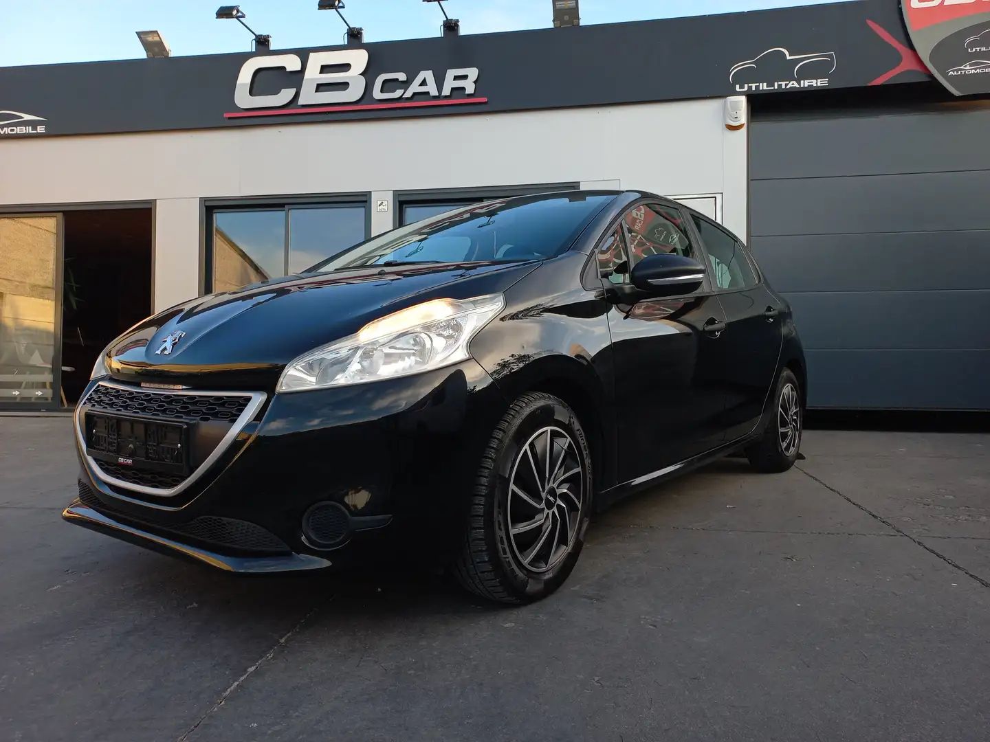 Peugeot 208 208 1.2i Noir - 1