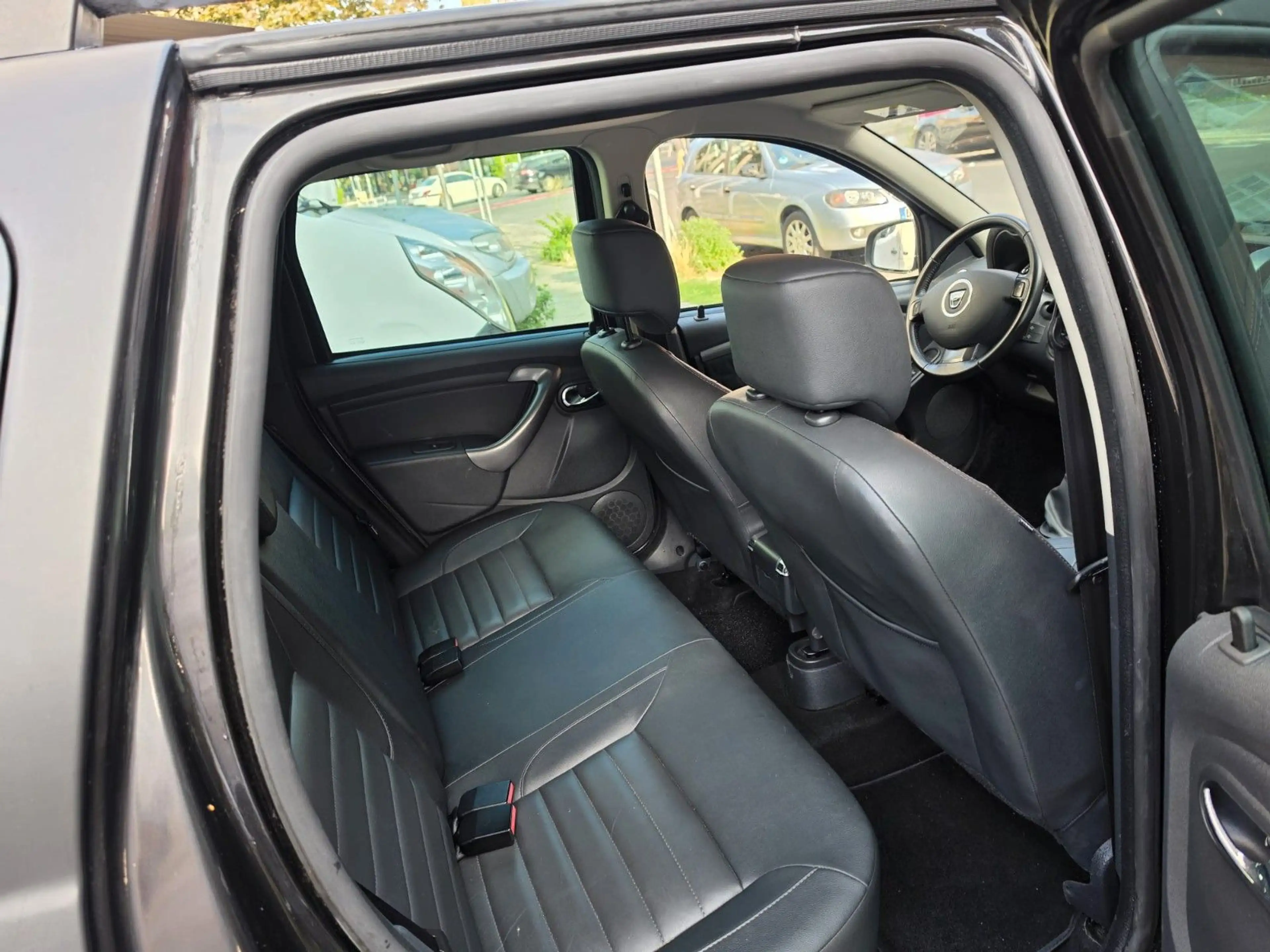 Dacia Duster TCE 4x2/TÜVNEU/Garantie 24 — photo 2