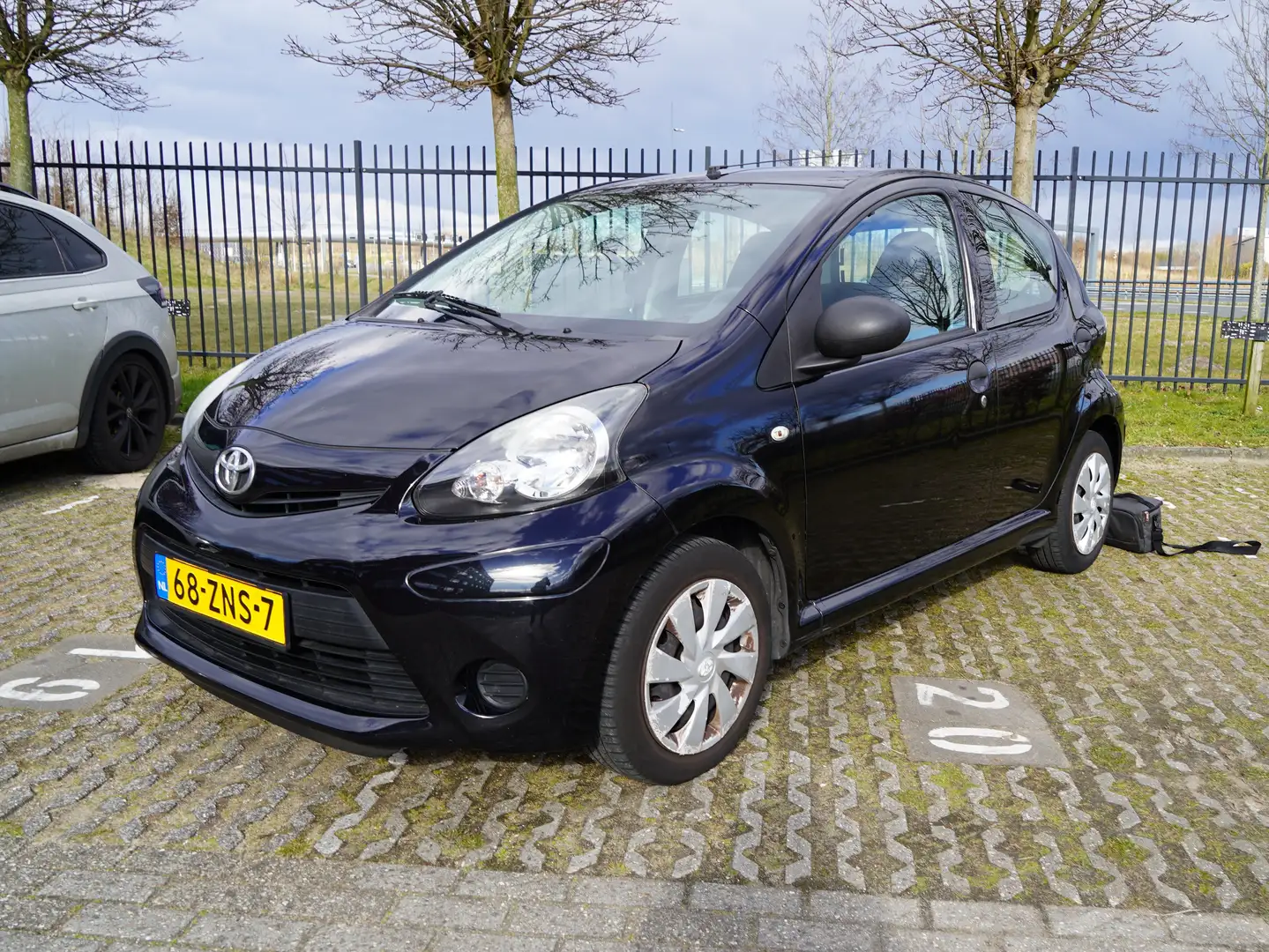 Toyota Aygo Aygo+1.0+VVT-i+Comfort Zwart - 1