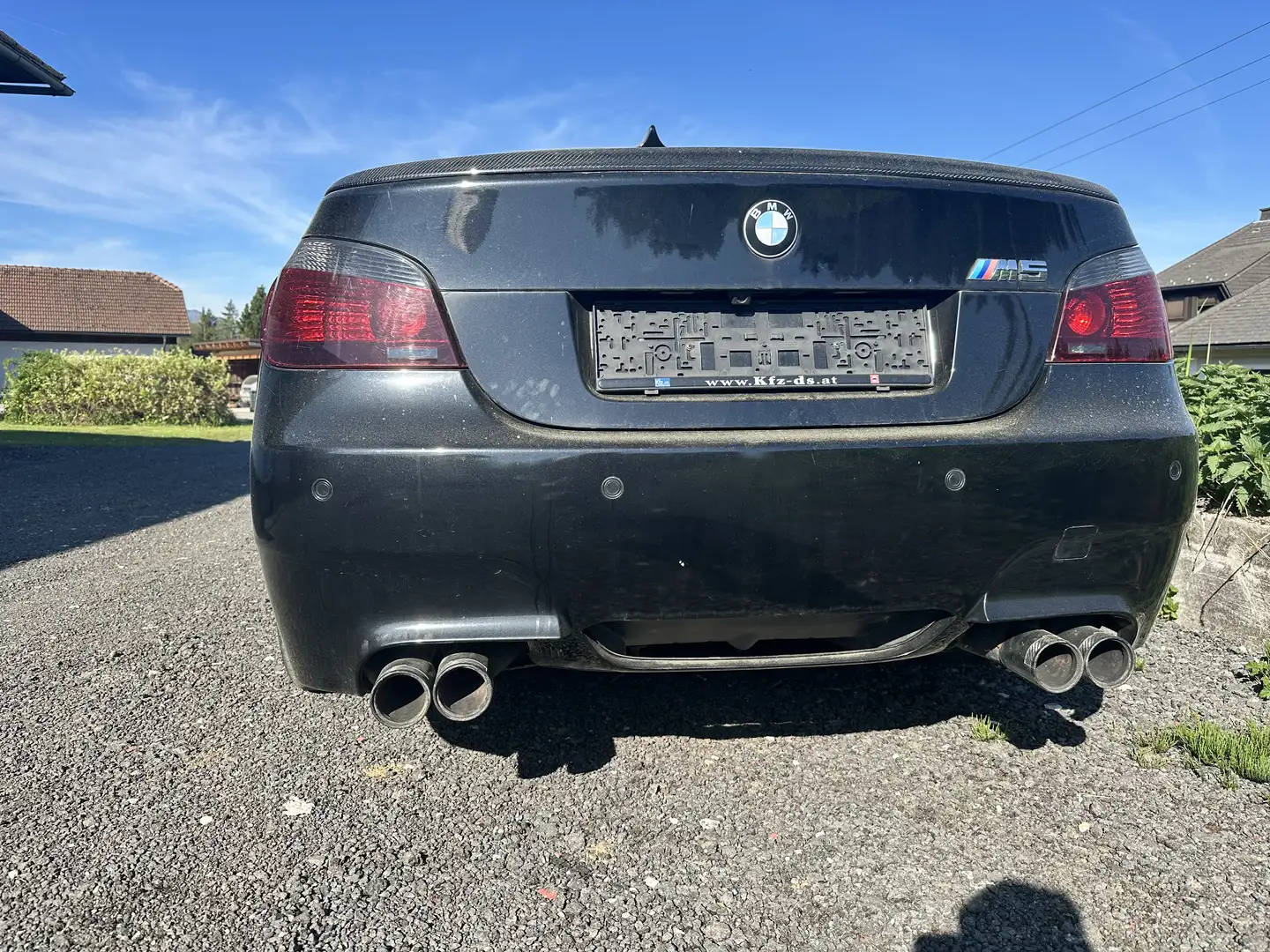 BMW M5 M5  E60  v10. - 2