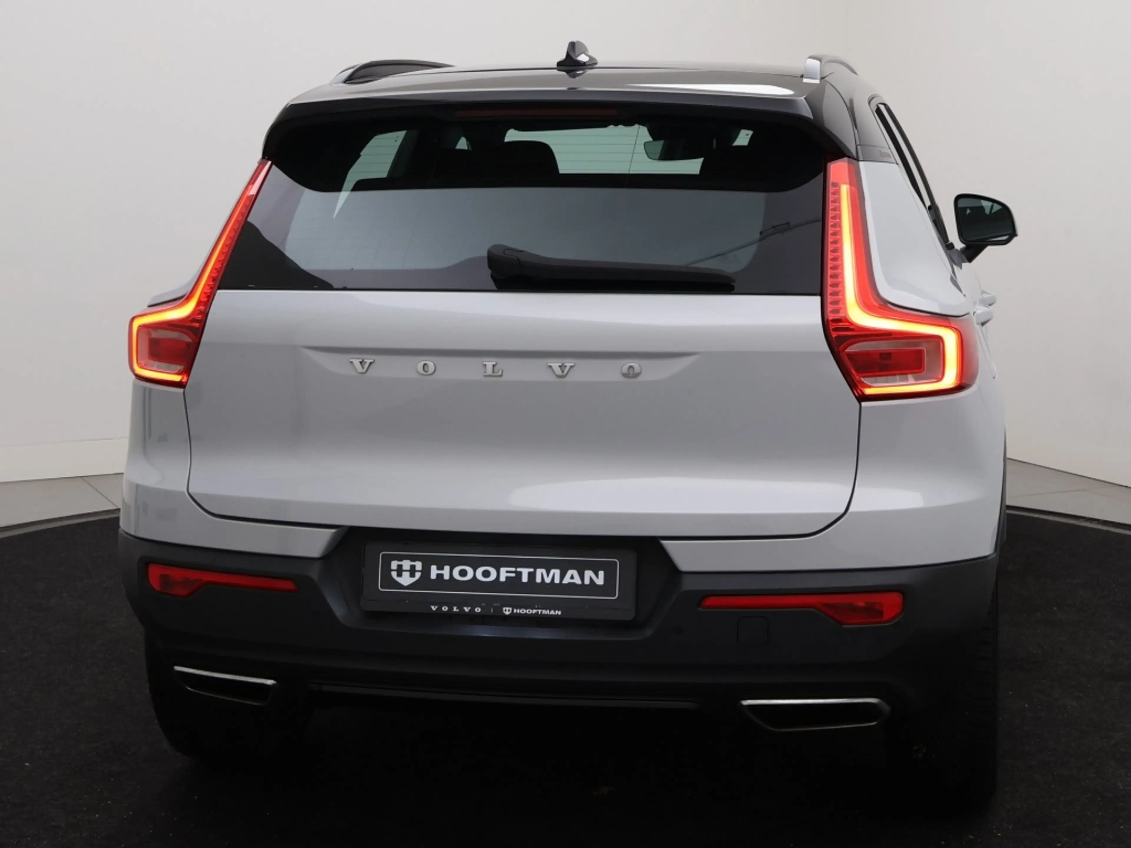 Volvo XC40 T3 AUT(8) R-DESIGN NAVI BLUETOOTH 19INCH PARK ASSI — photo 5