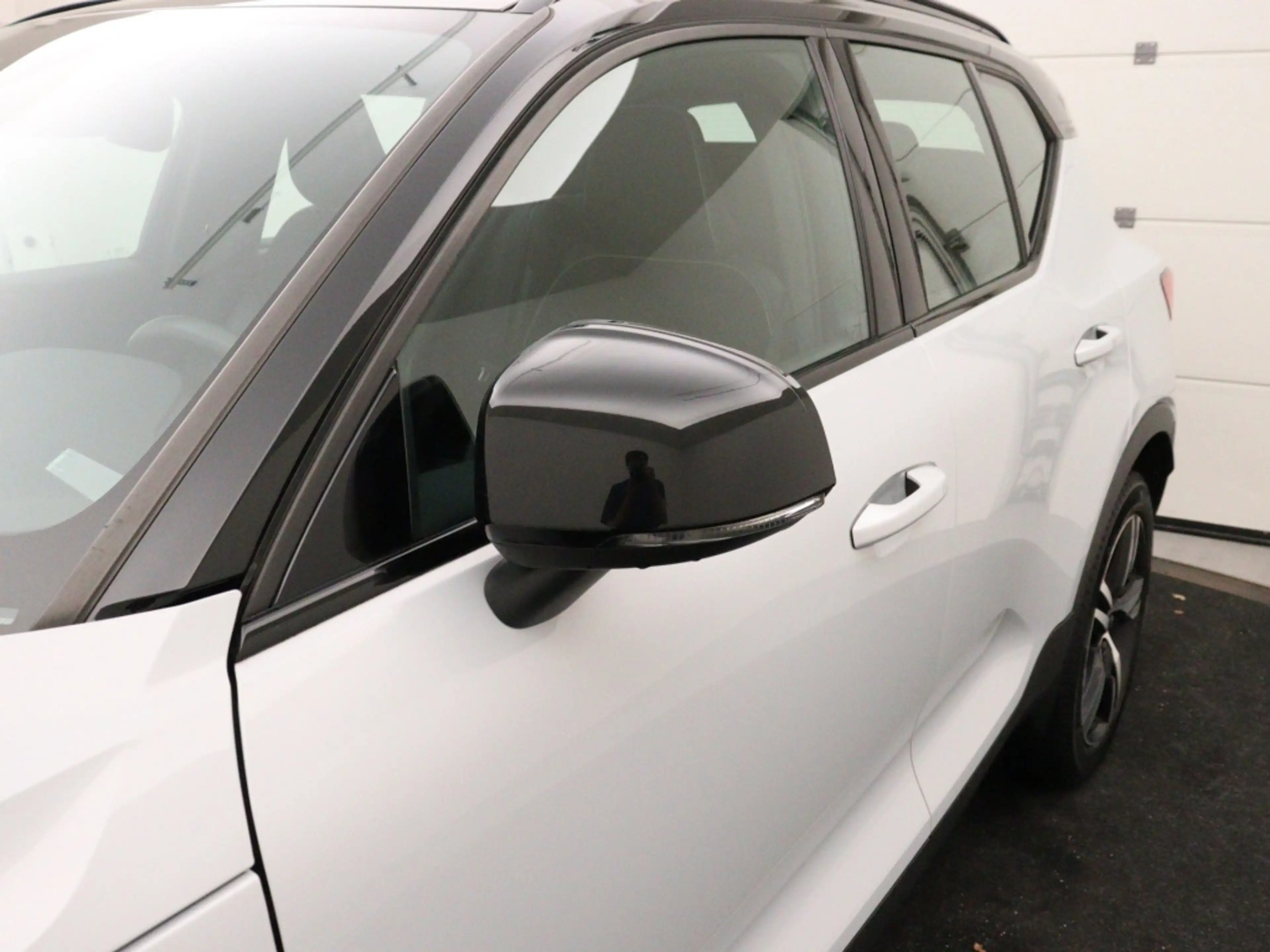 Volvo XC40 T3 AUT(8) R-DESIGN NAVI BLUETOOTH 19INCH PARK ASSI — photo 9